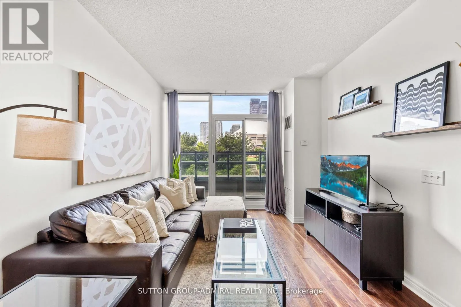 210 - 51 LOWER SIMCOE STREET