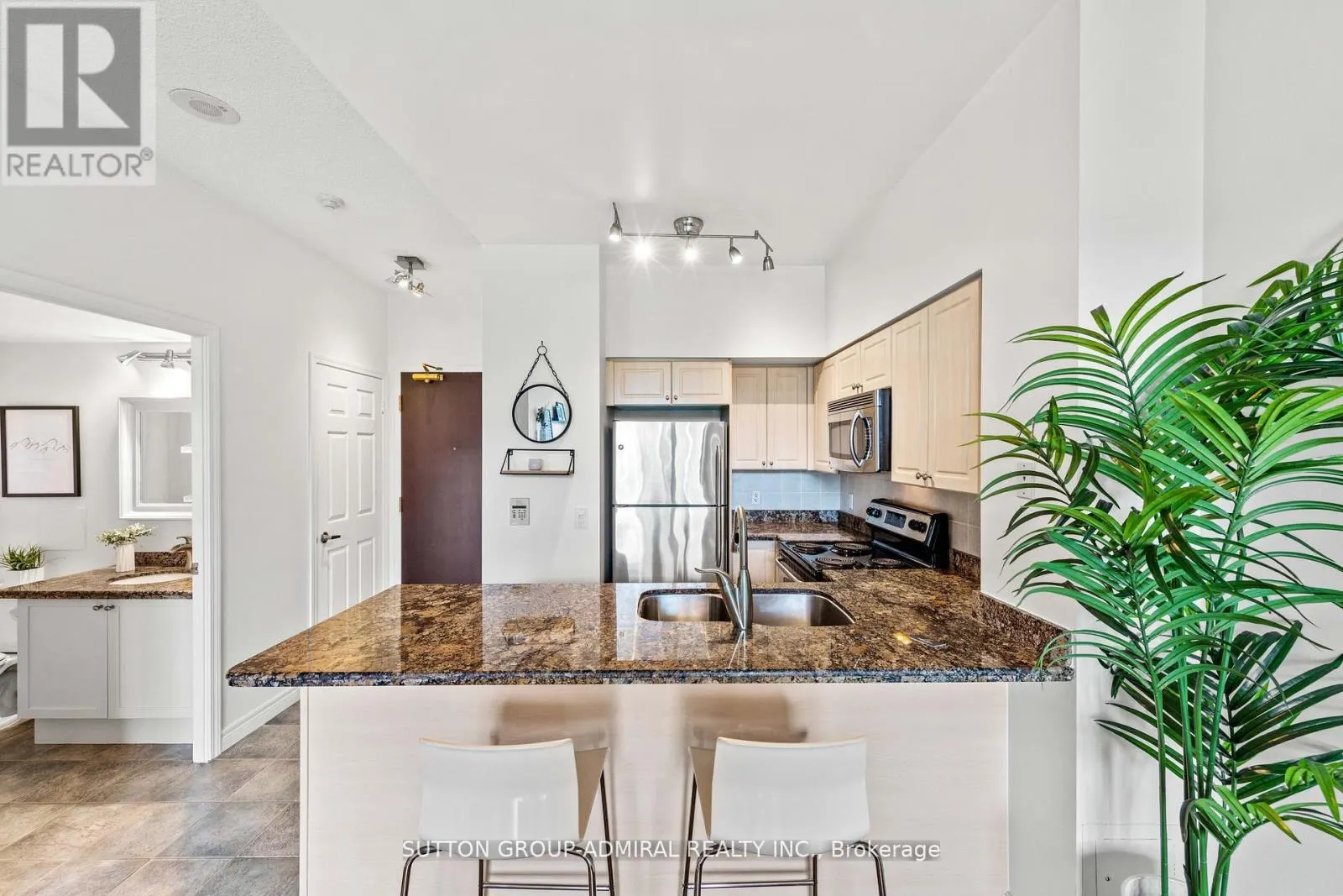210 - 51 LOWER SIMCOE STREET