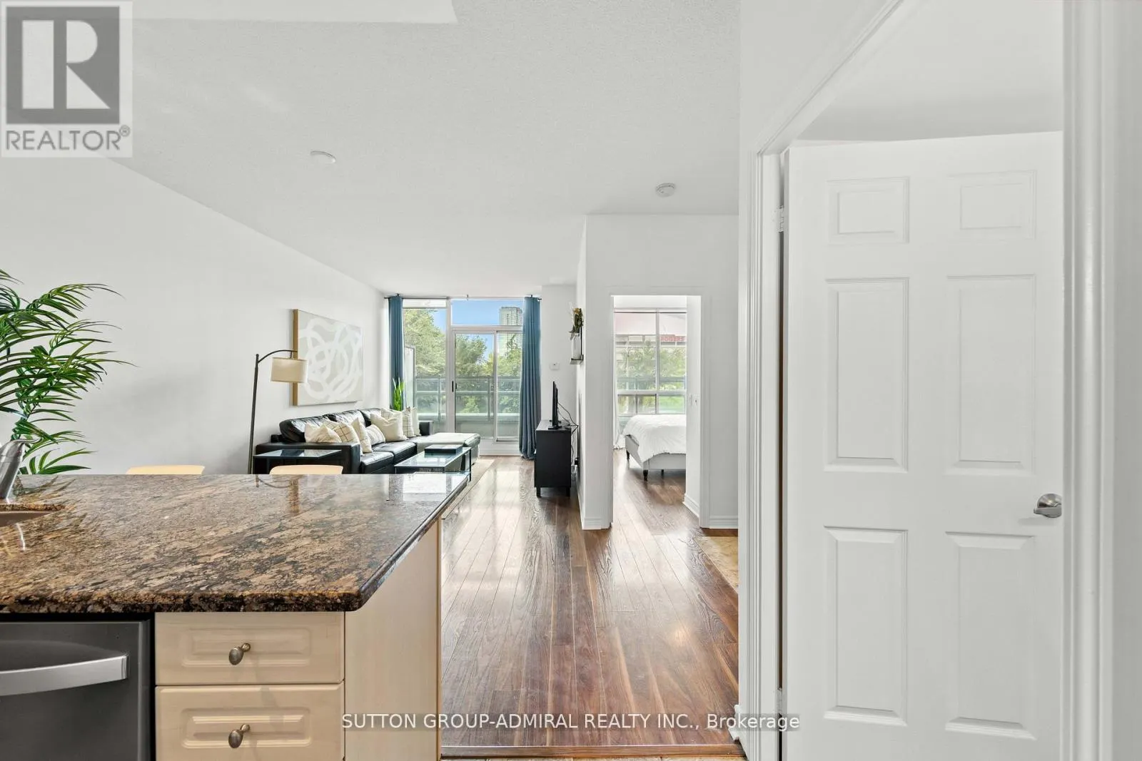 210 - 51 LOWER SIMCOE STREET