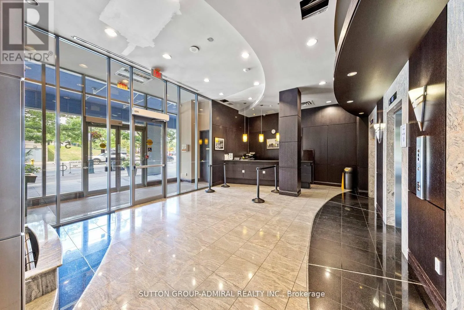 210 - 51 LOWER SIMCOE STREET
