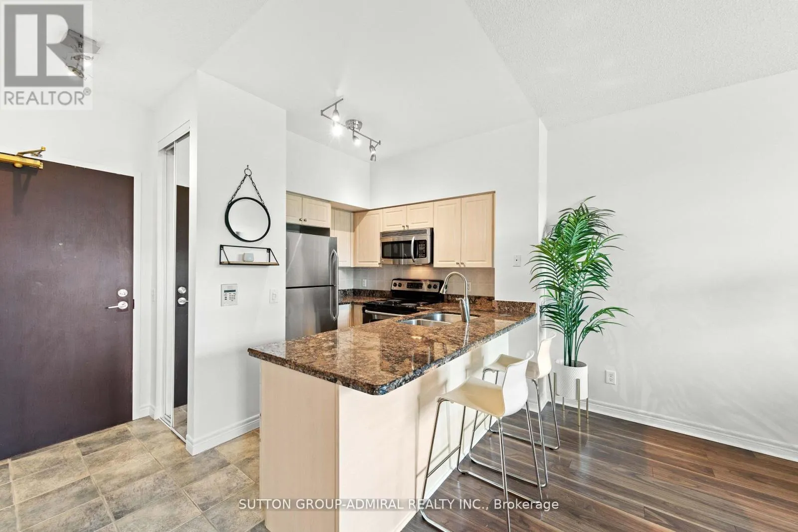 210 - 51 LOWER SIMCOE STREET