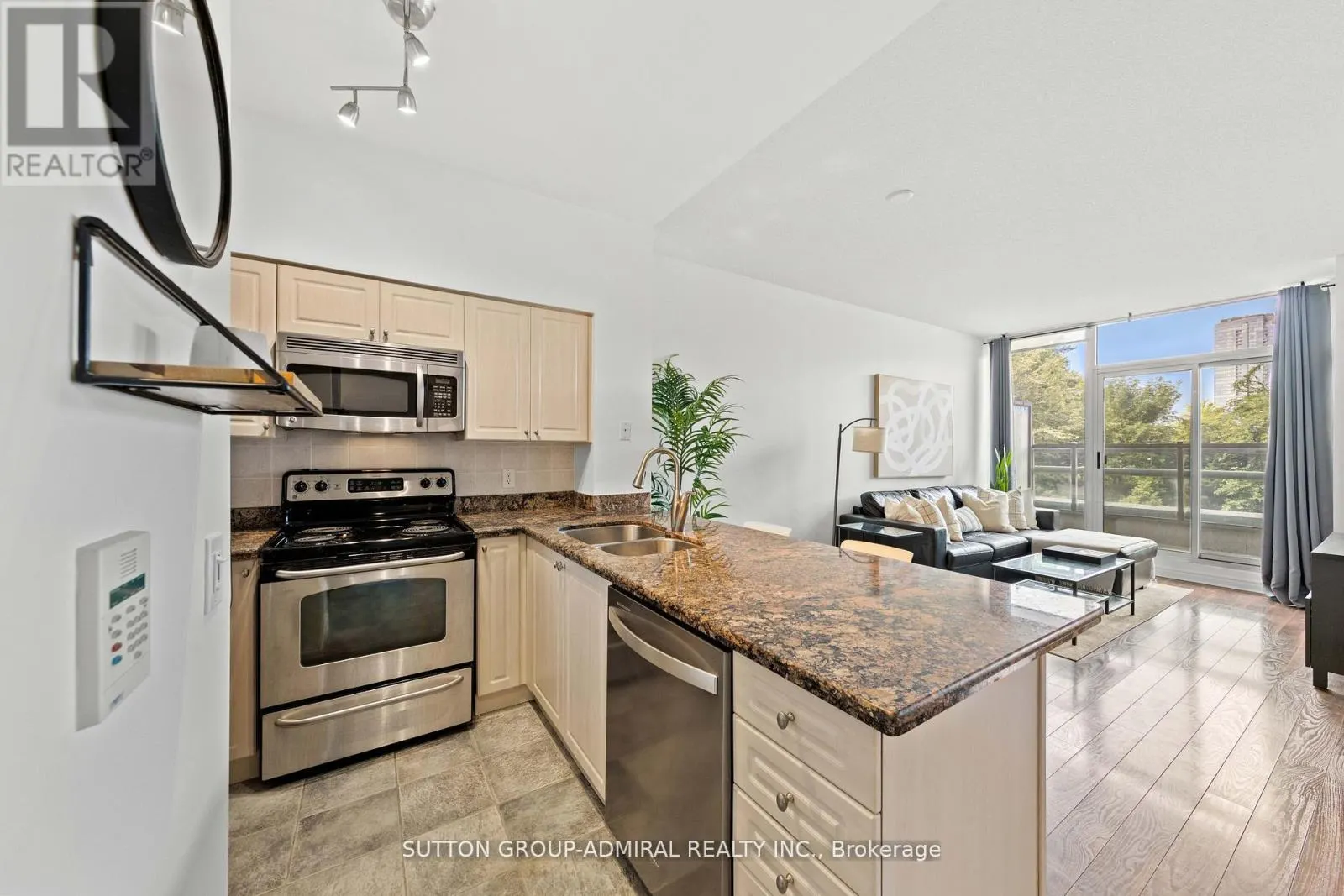 210 - 51 LOWER SIMCOE STREET
