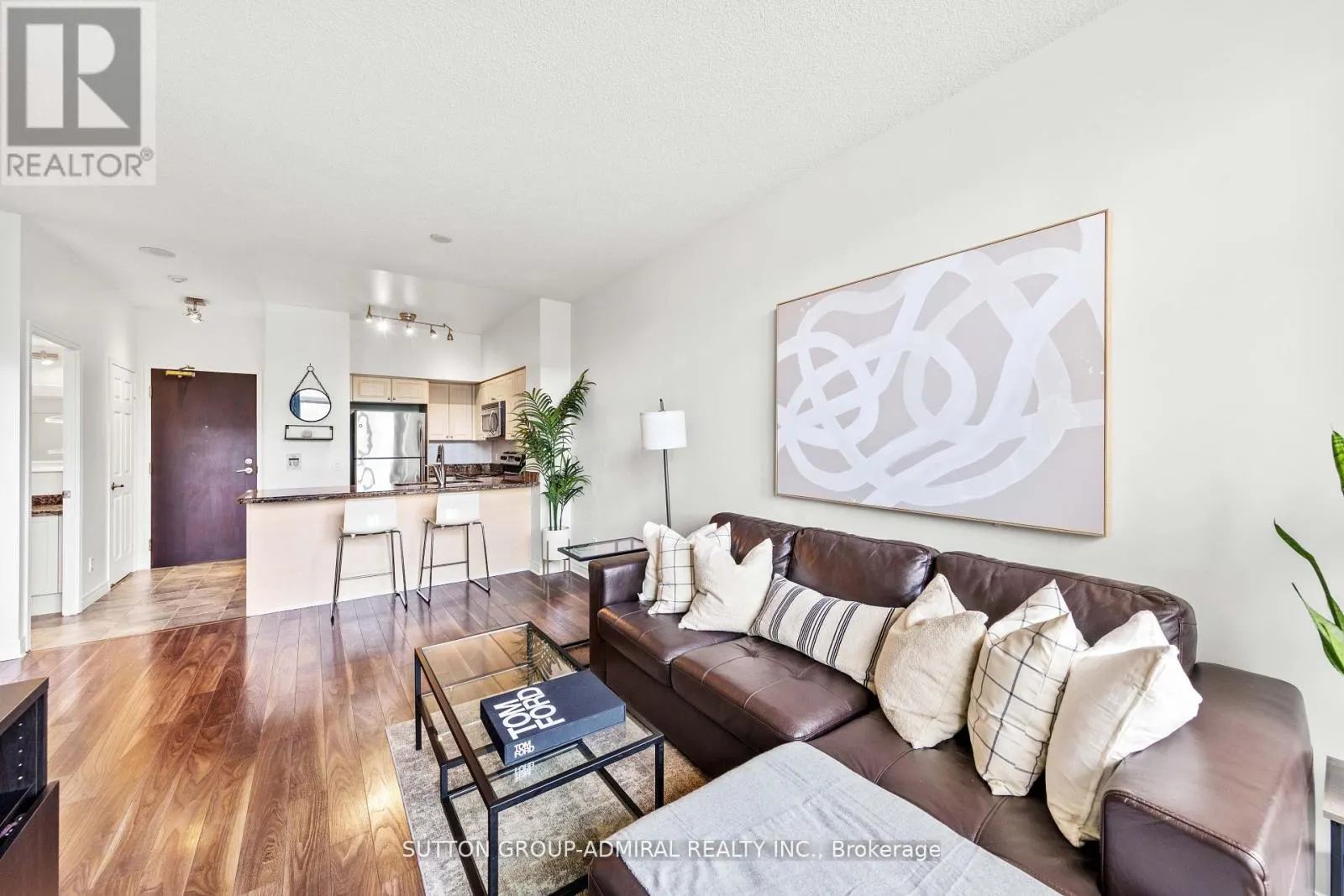 210 - 51 LOWER SIMCOE STREET