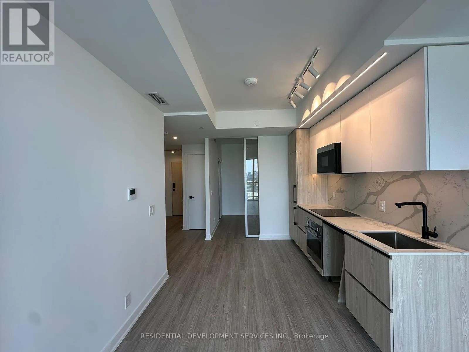 603 - 699 SHEPPARD AVENUE E
