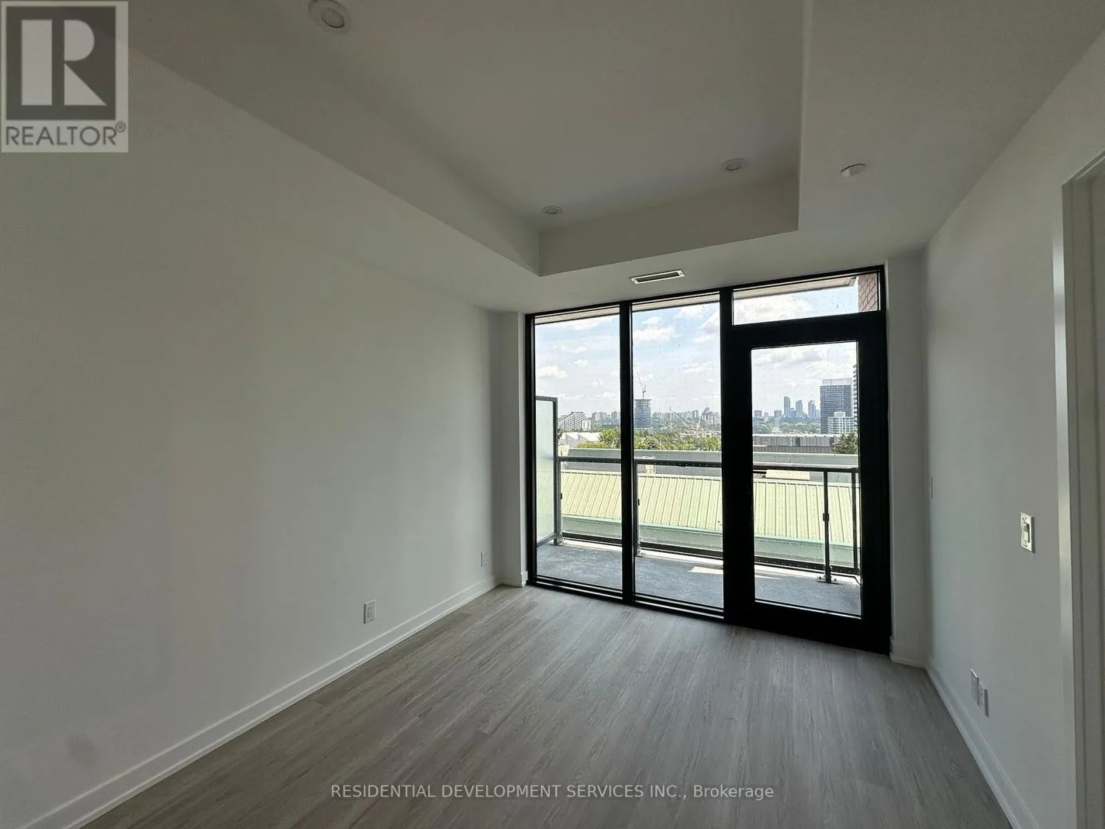 603 - 699 SHEPPARD AVENUE E