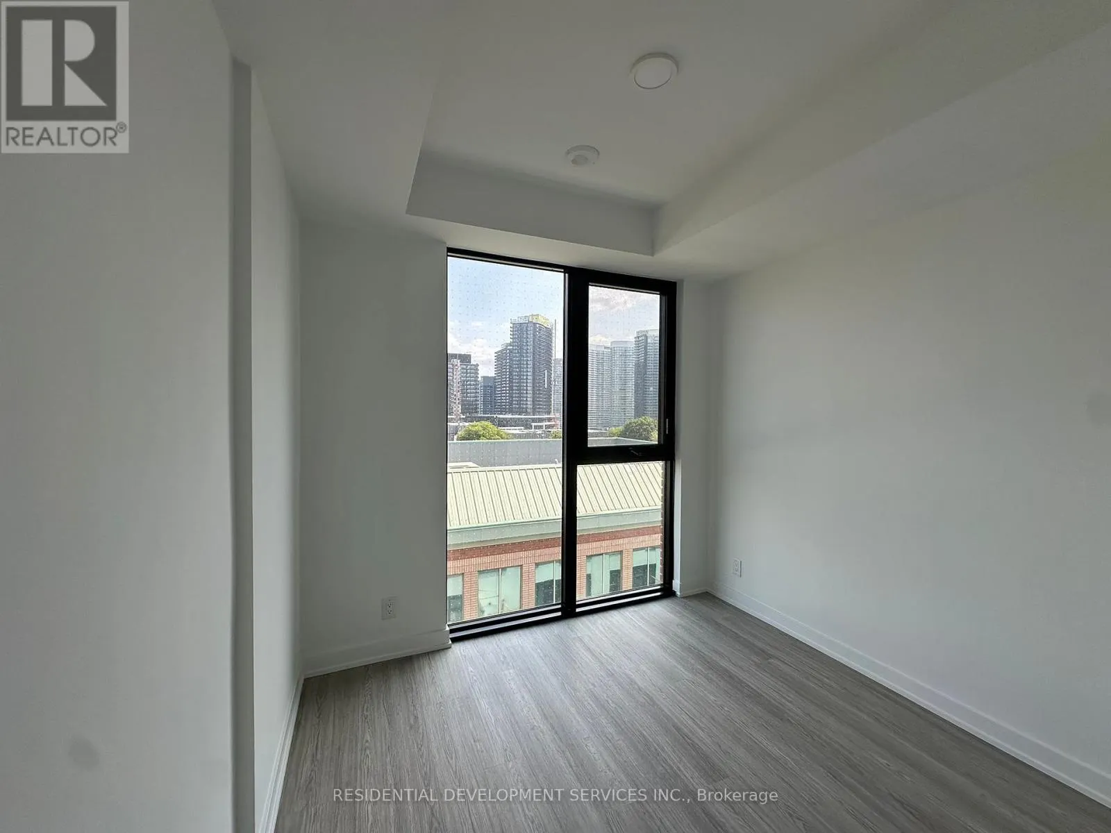 603 - 699 SHEPPARD AVENUE E