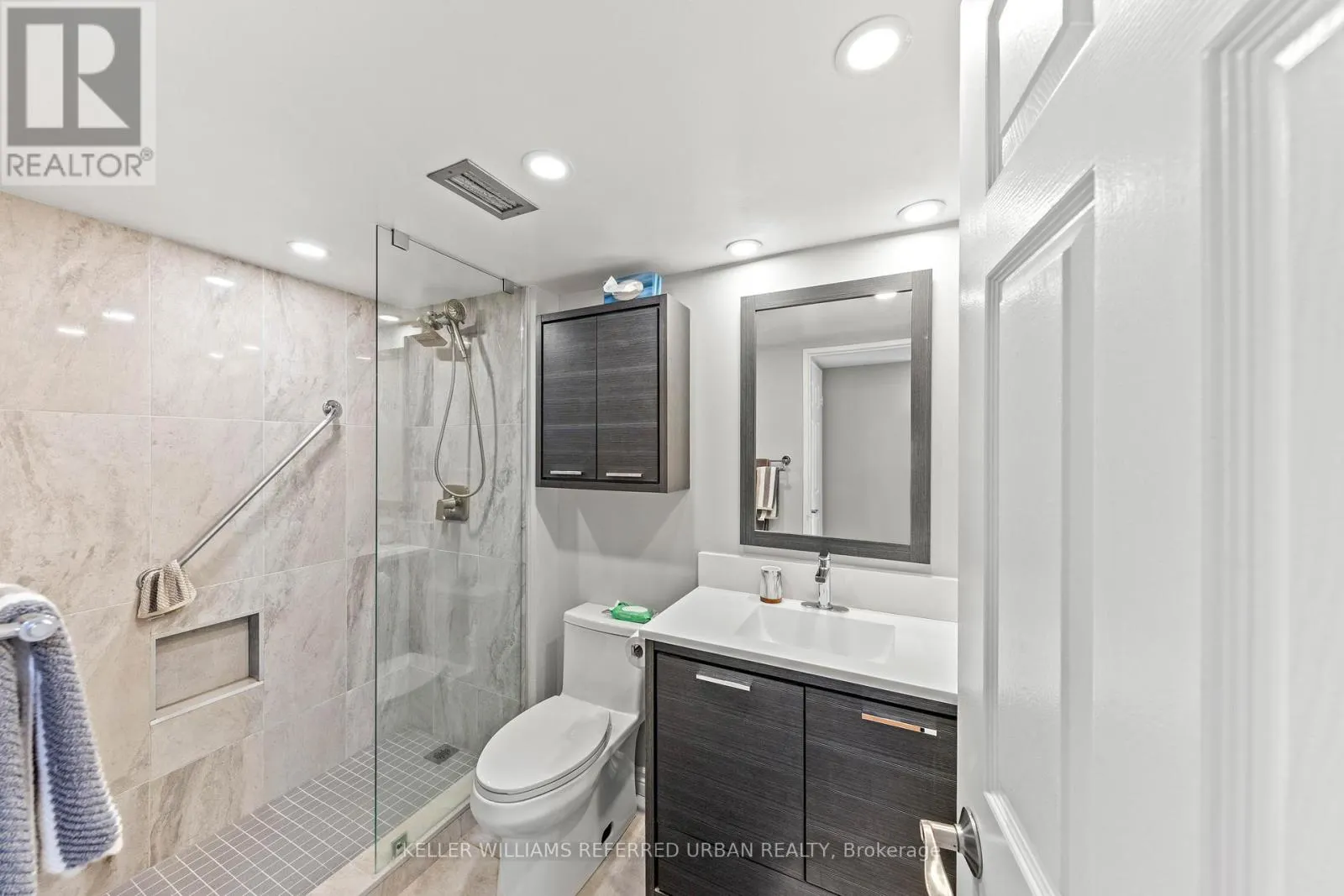 413 - 705 KING STREET W