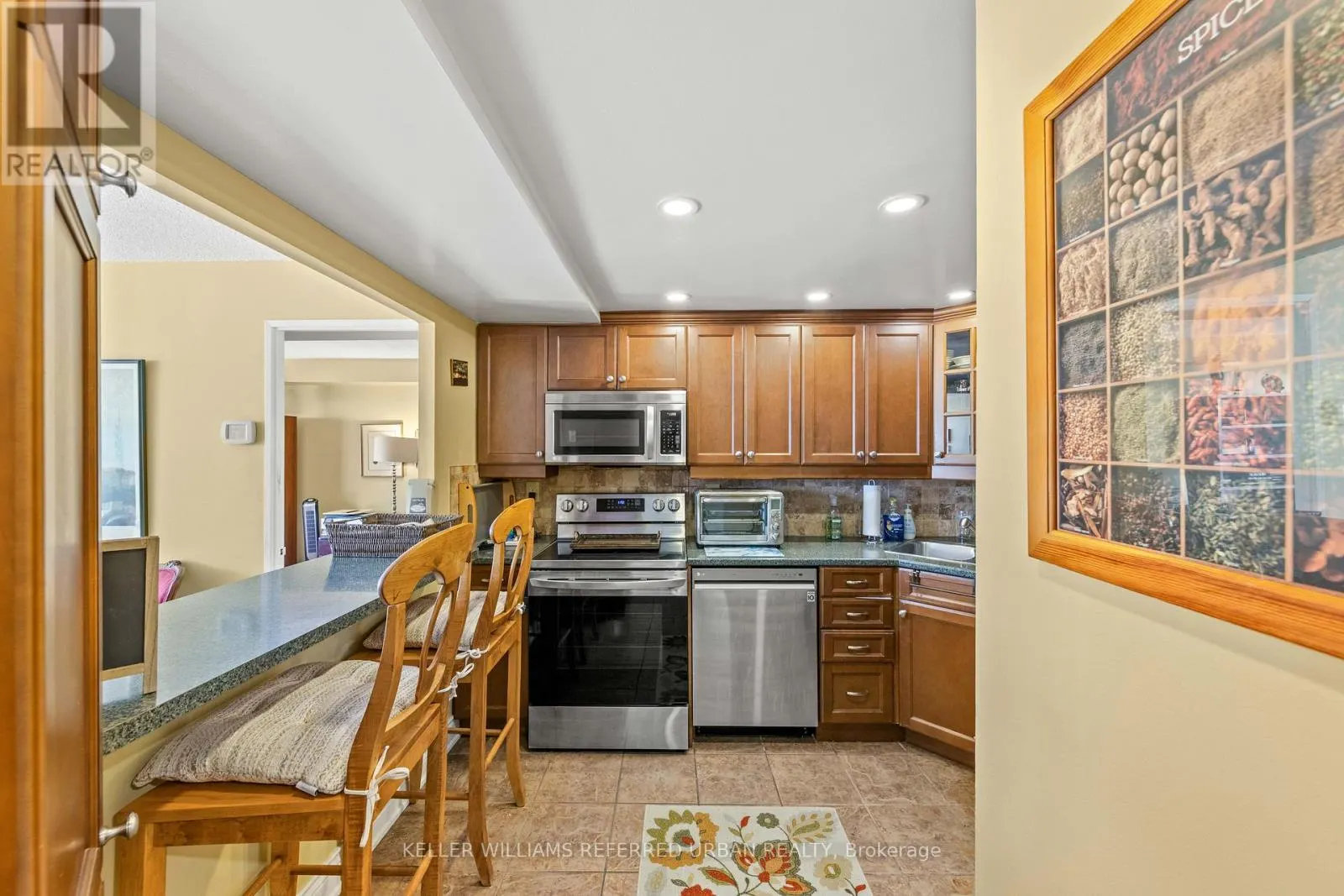 413 - 705 KING STREET W