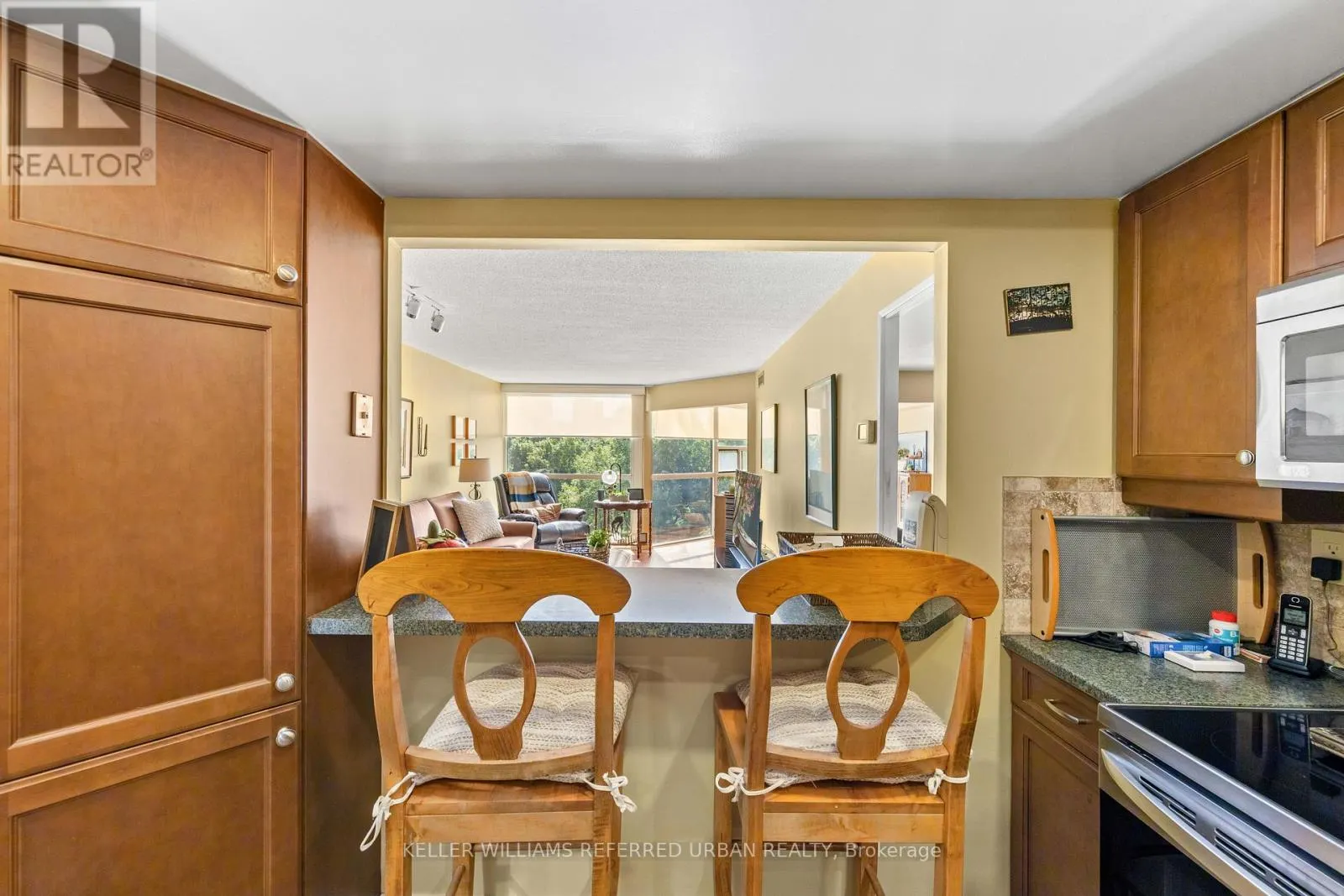 413 - 705 KING STREET W