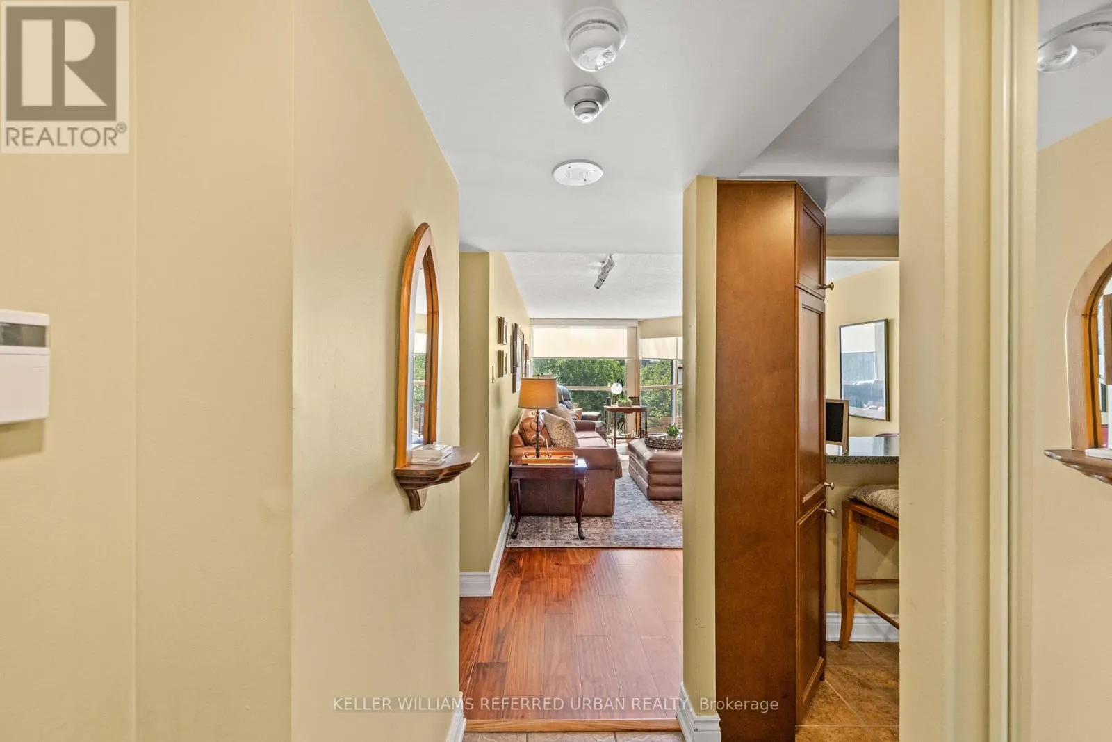 413 - 705 KING STREET W