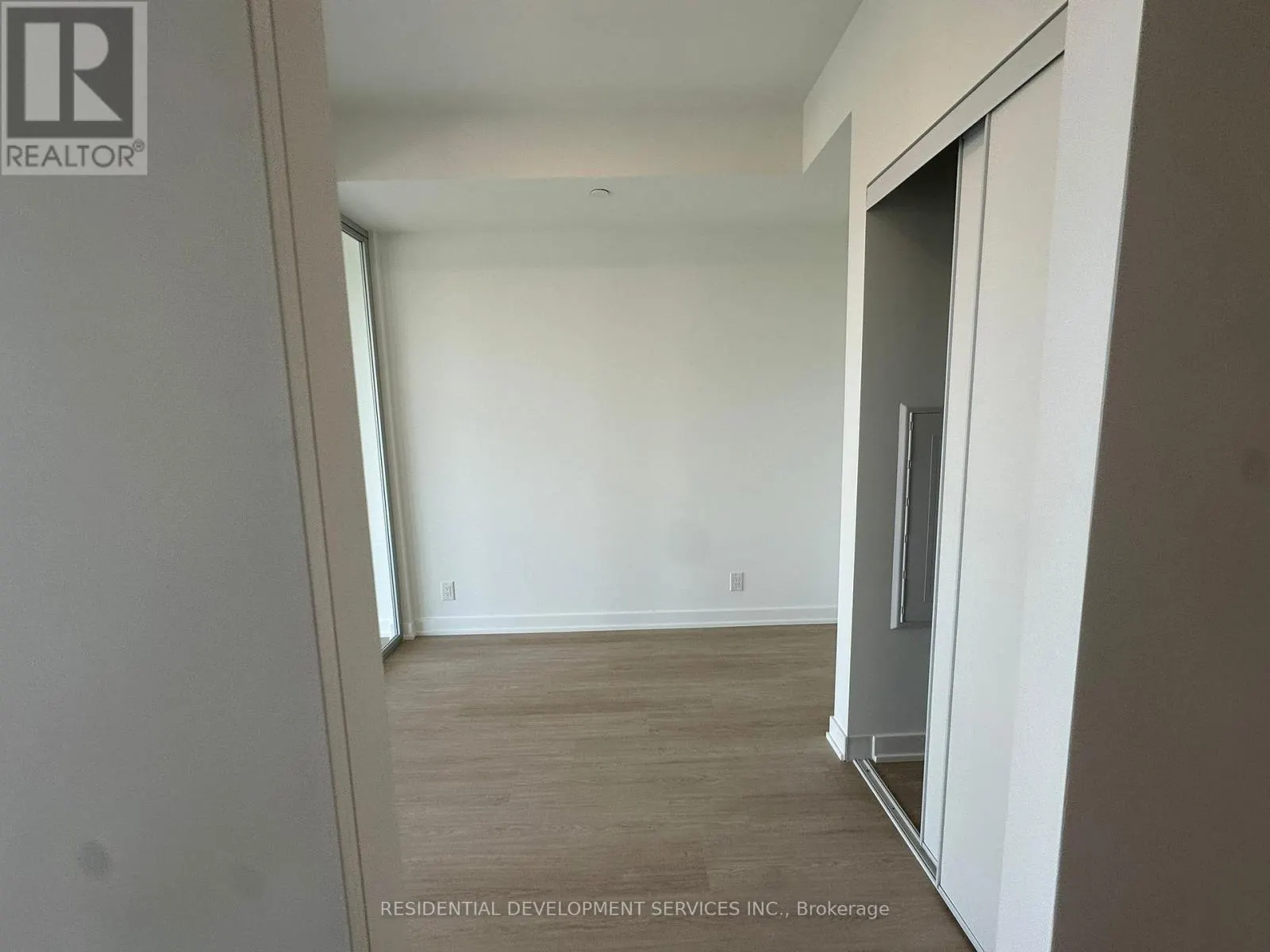 519 - 699 SHEPPARD AVENUE E