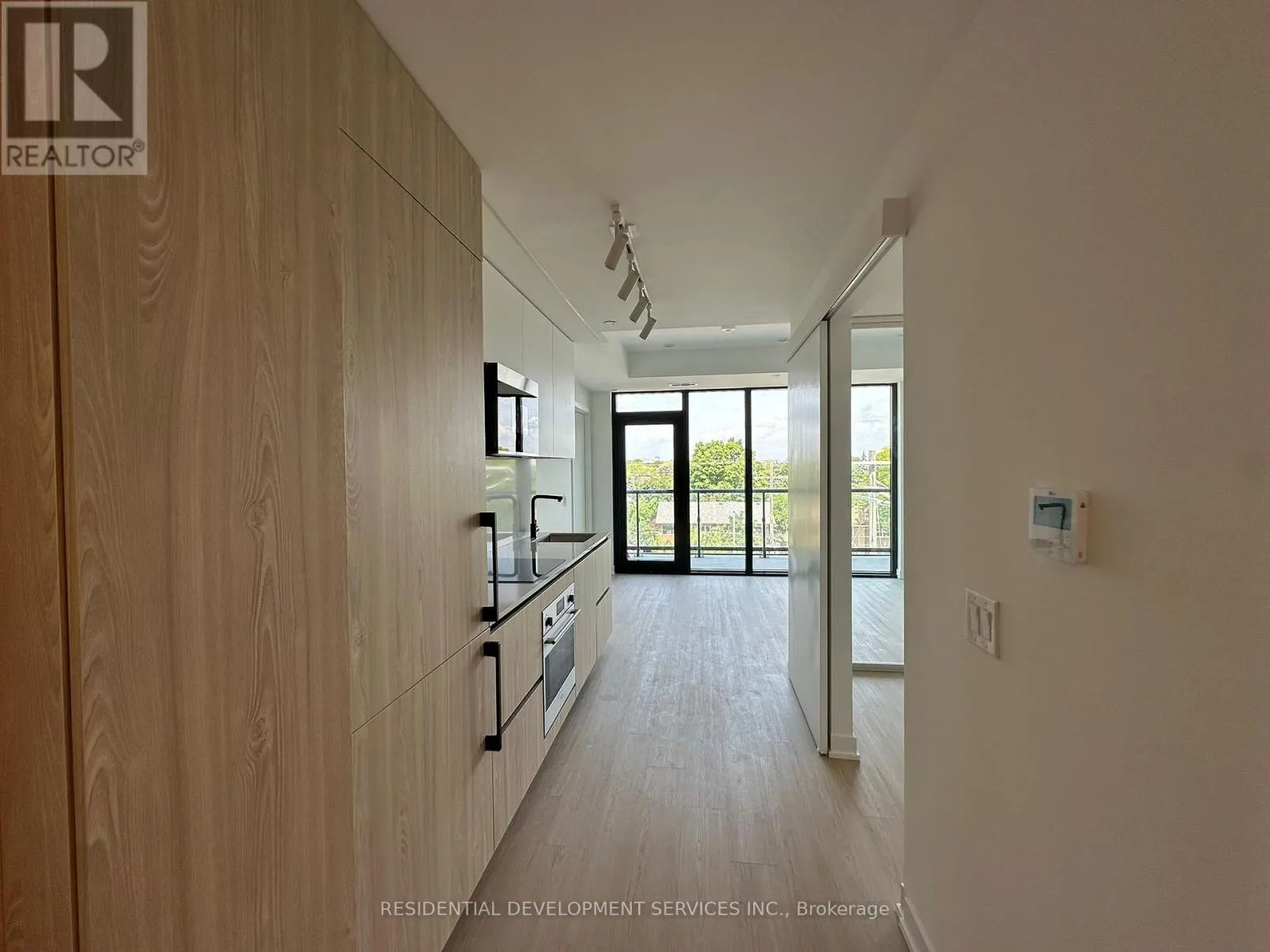 519 - 699 SHEPPARD AVENUE E