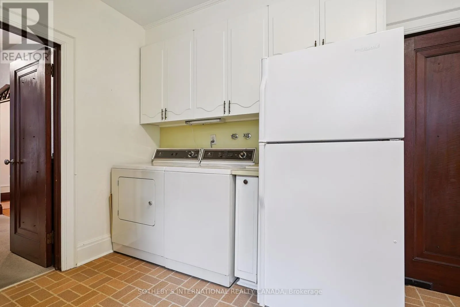 258 LYTTON BOULEVARD