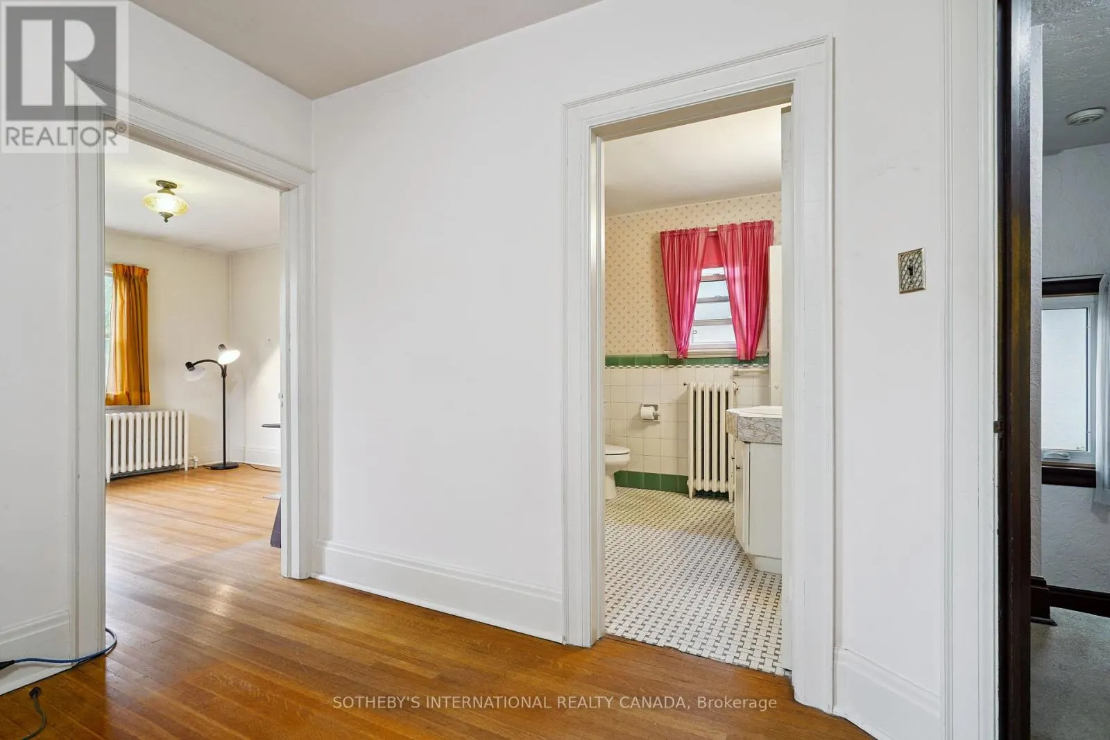 258 LYTTON BOULEVARD