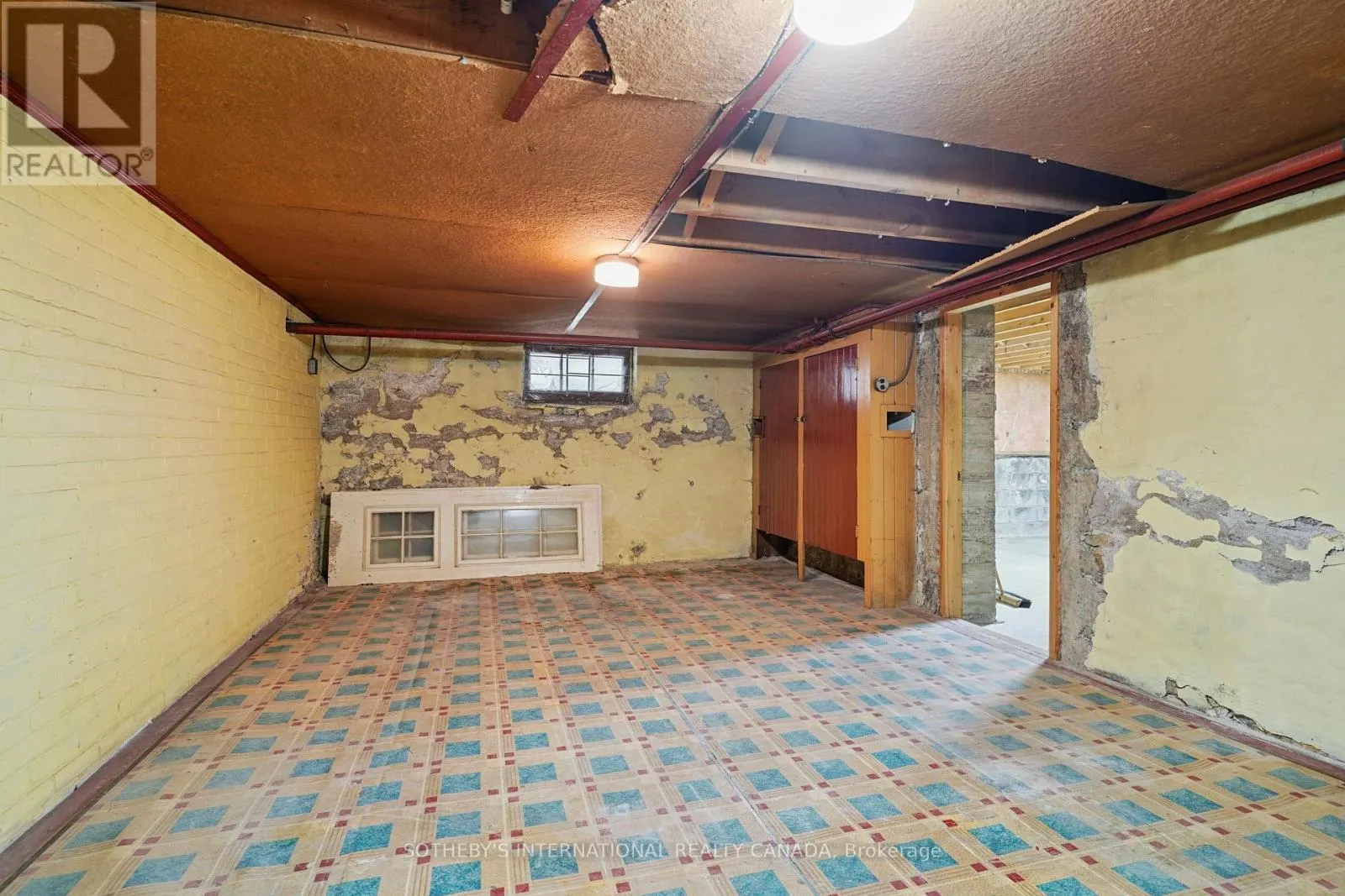 258 LYTTON BOULEVARD