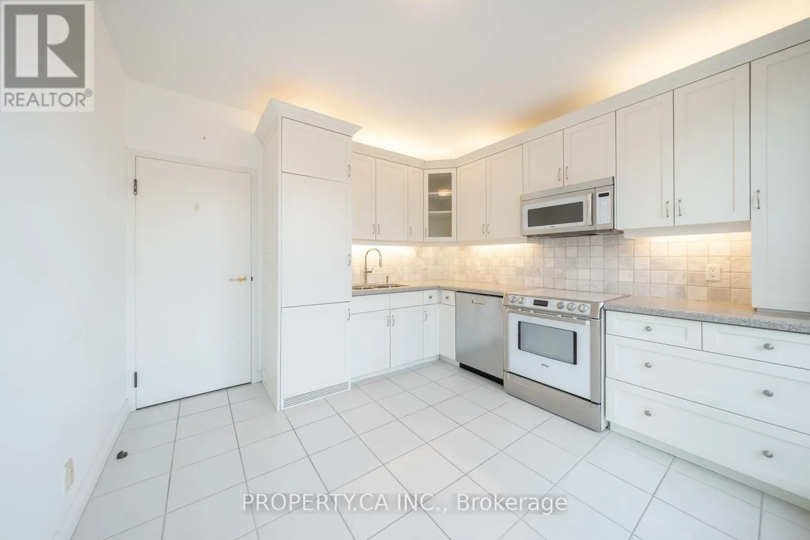 606 - 55A AVENUE ROAD