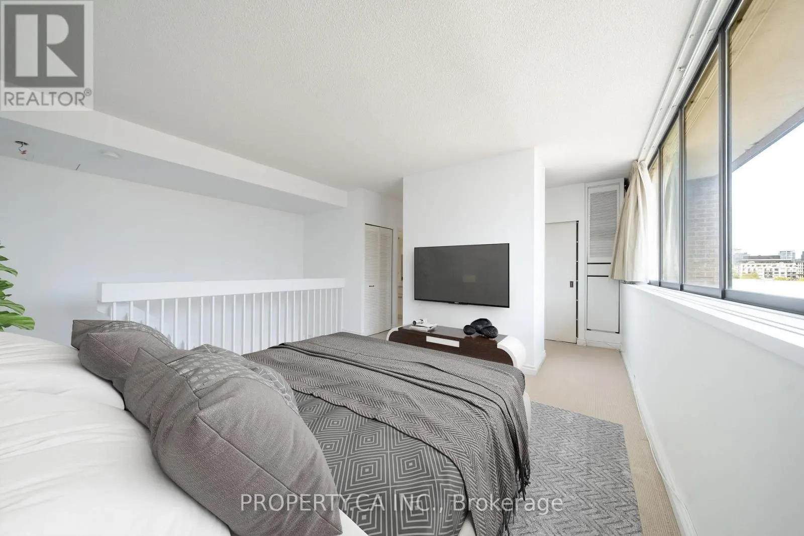 606 - 55A AVENUE ROAD