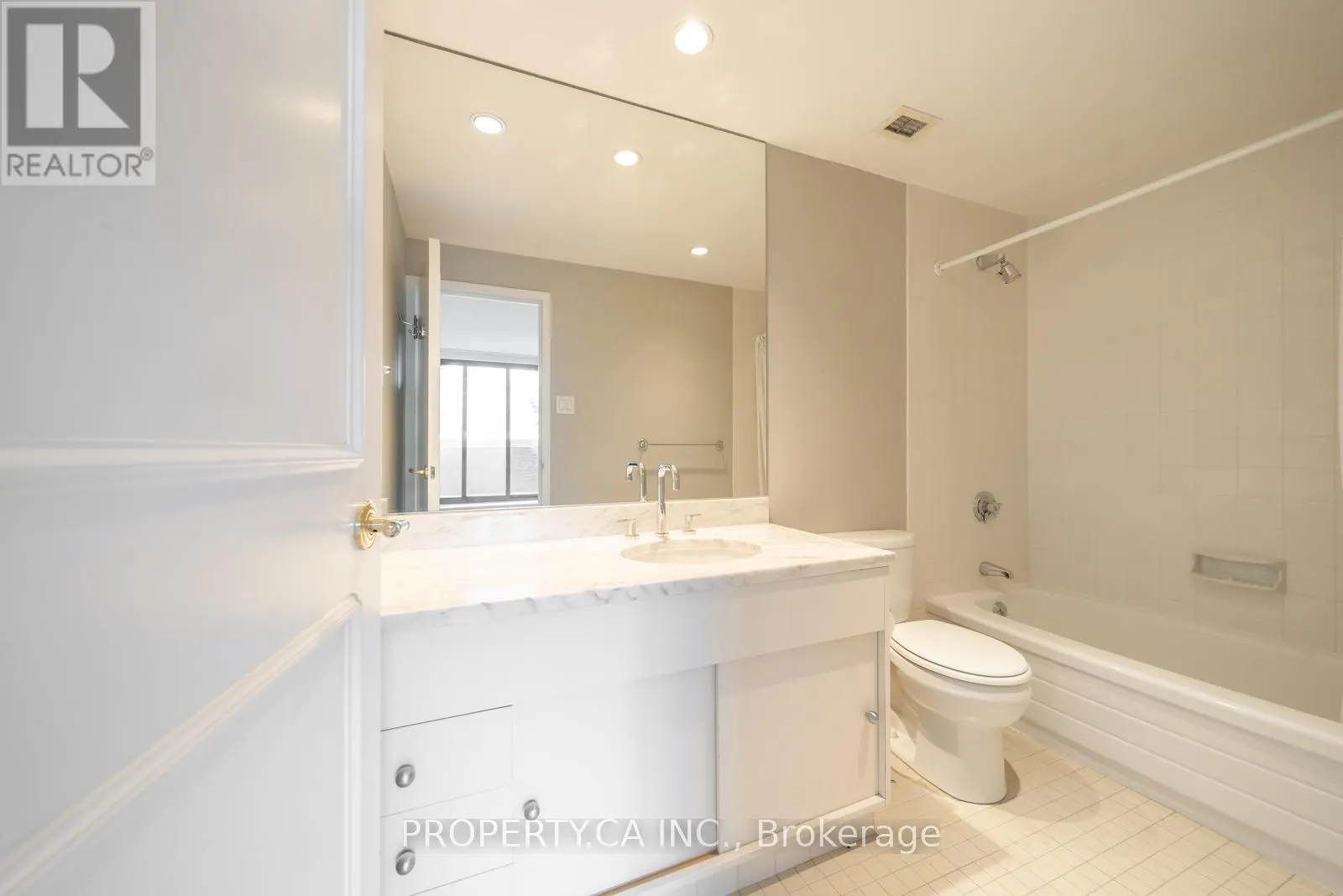 606 - 55A AVENUE ROAD