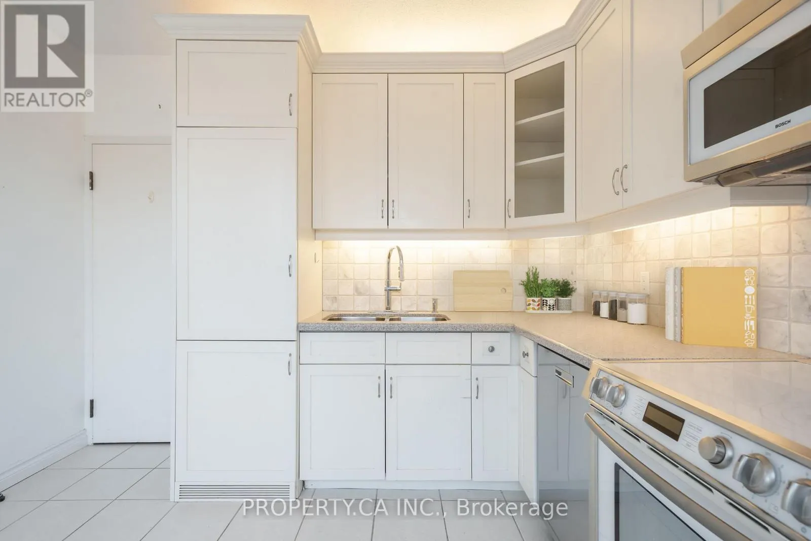 606 - 55A AVENUE ROAD