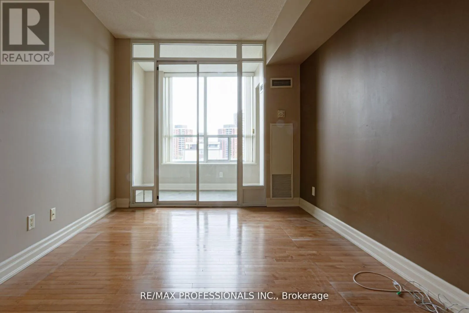 1007 - 70 ALEXANDER STREET