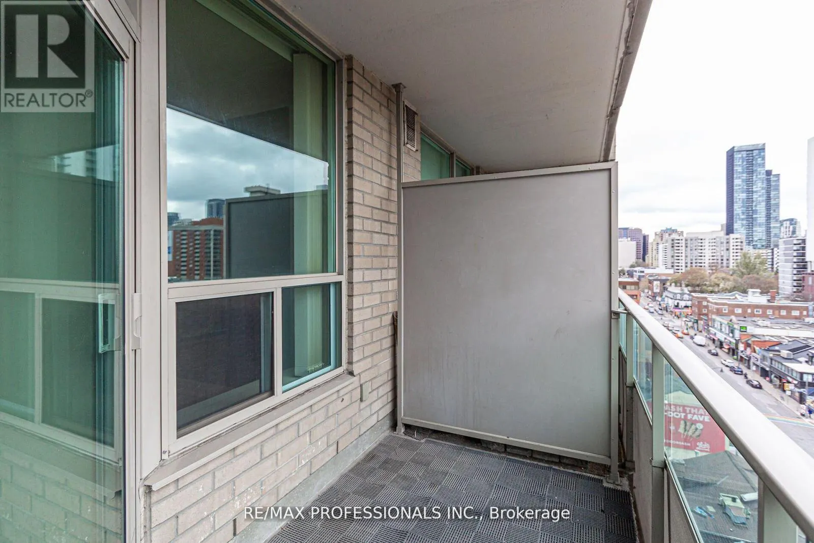 1007 - 70 ALEXANDER STREET