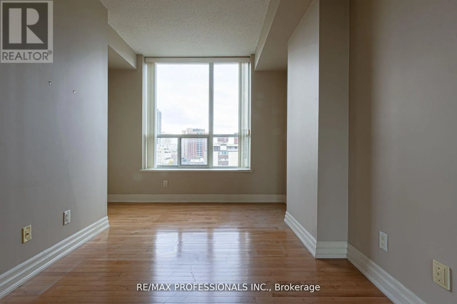 1007 - 70 ALEXANDER STREET