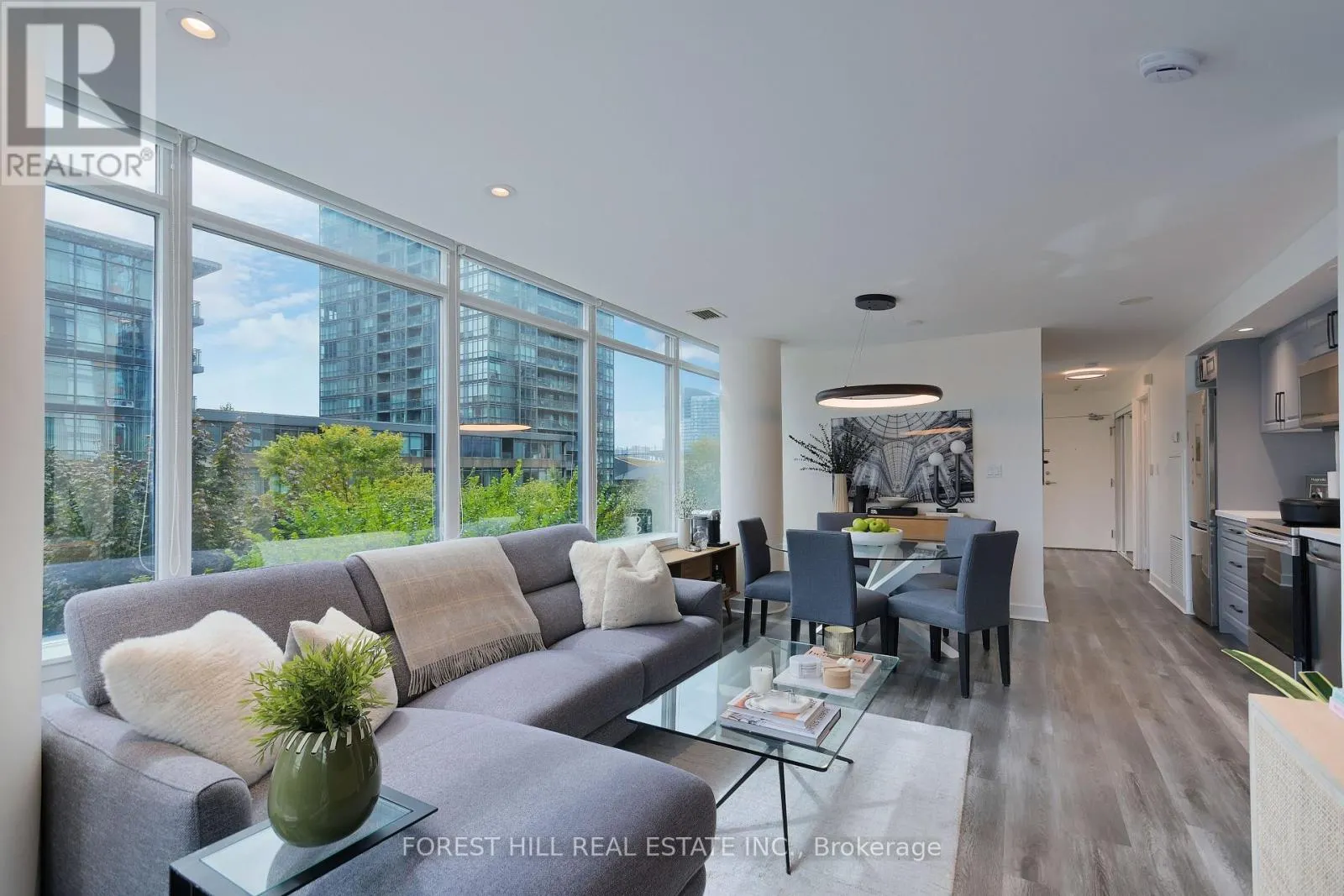 218 - 4K SPADINA AVENUE