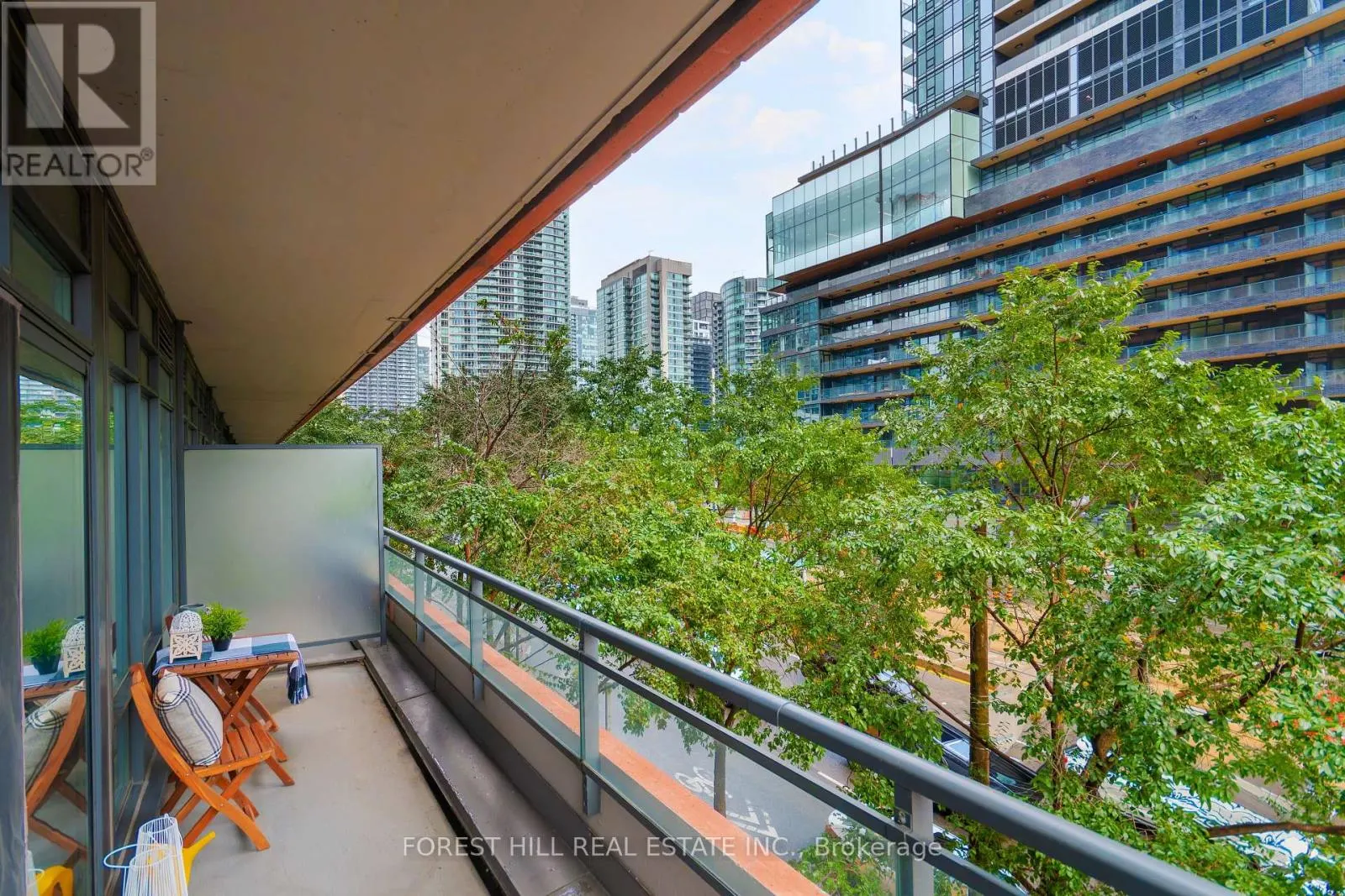 218 - 4K SPADINA AVENUE
