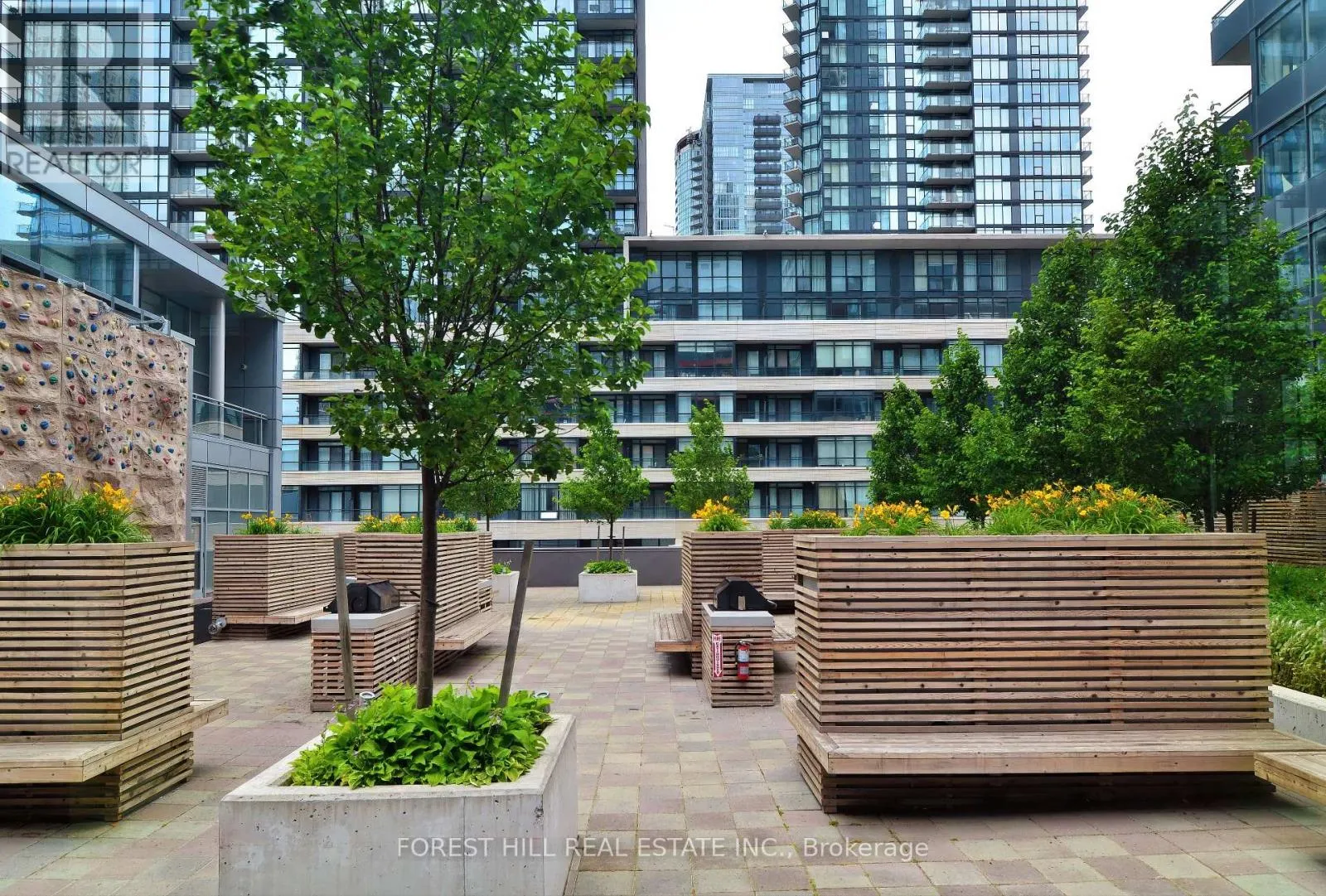 218 - 4K SPADINA AVENUE