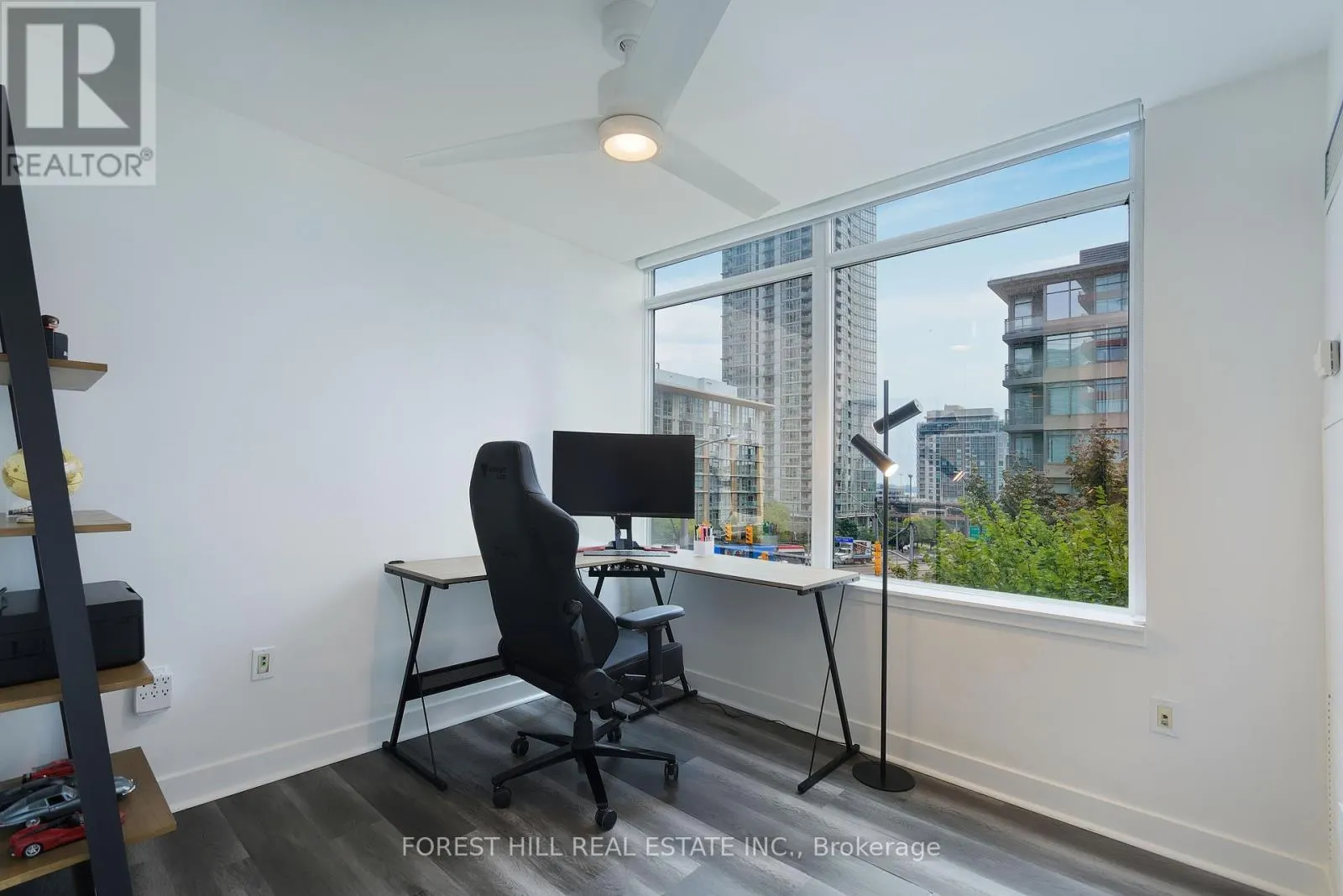 218 - 4K SPADINA AVENUE