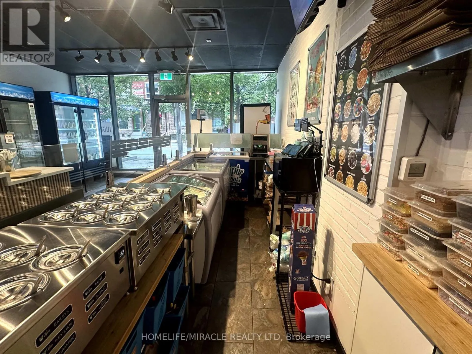 104 - 320 RICHMOND STREET E