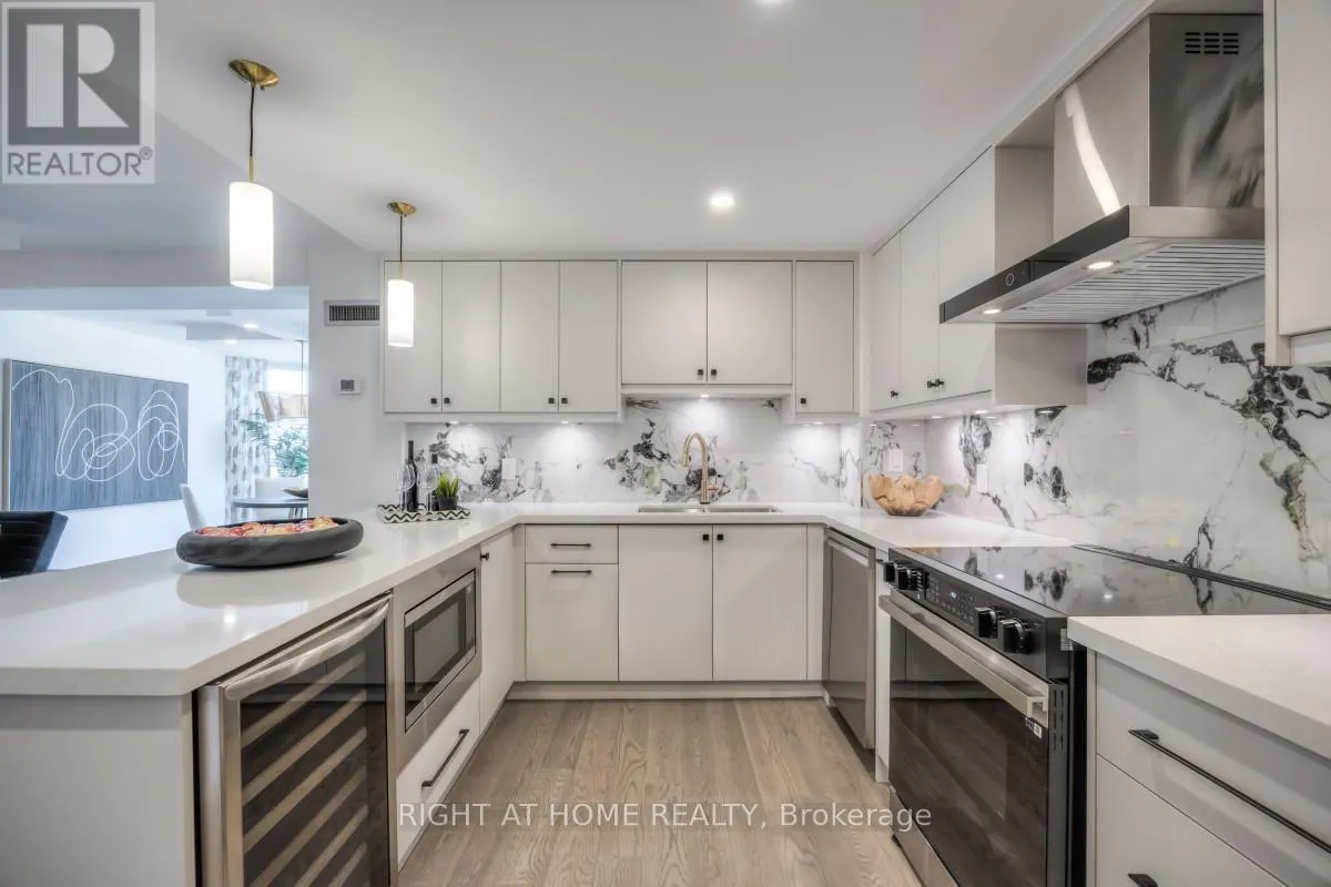 1810 - 5444 YONGE STREET