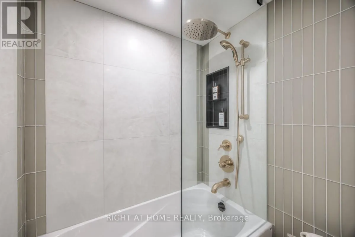 1810 - 5444 YONGE STREET