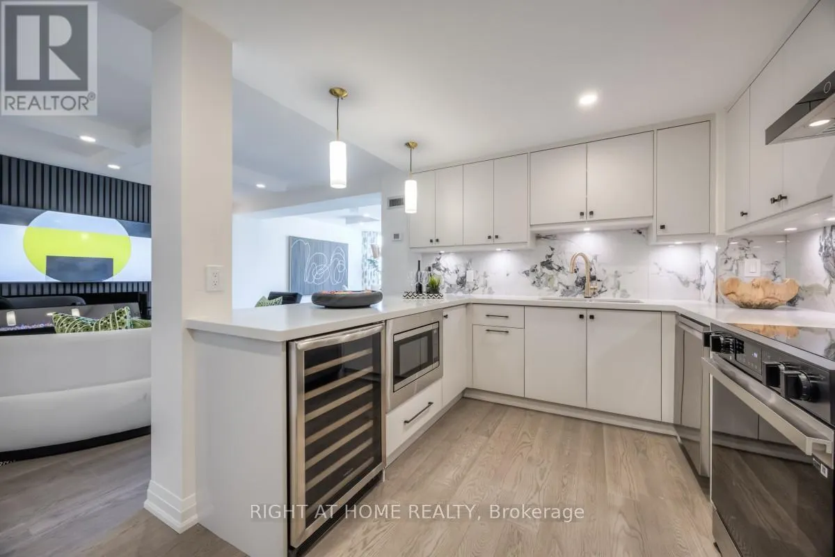 1810 - 5444 YONGE STREET