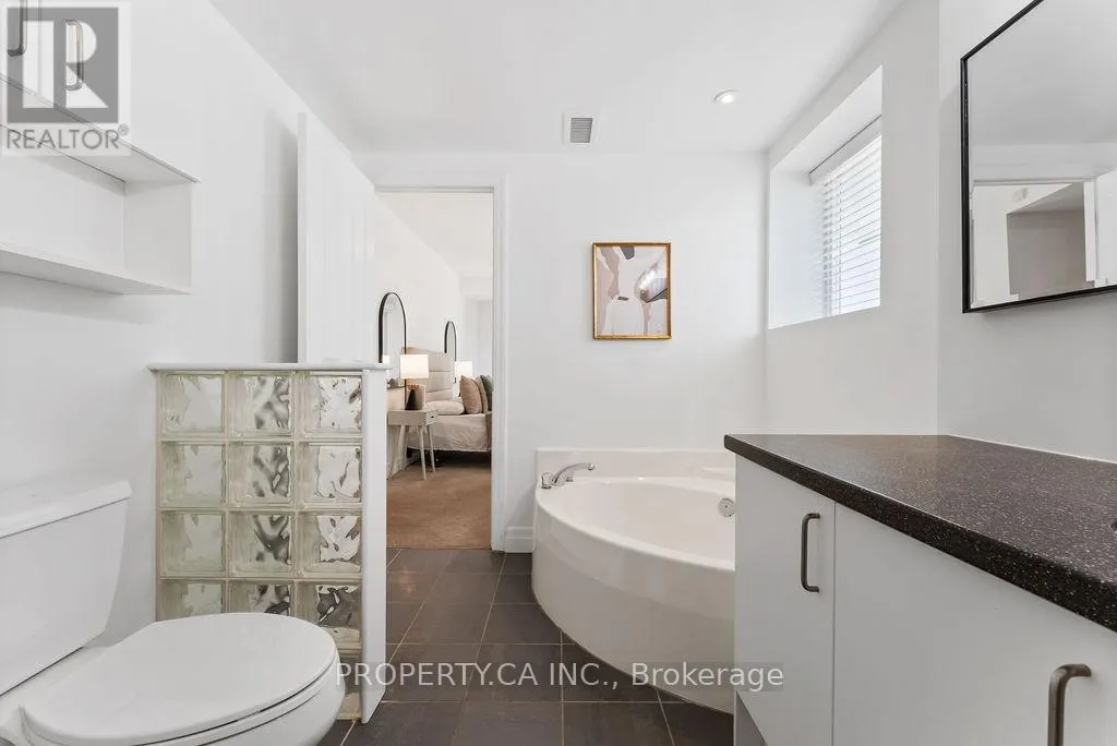 101 - 1801 BAYVIEW AVENUE