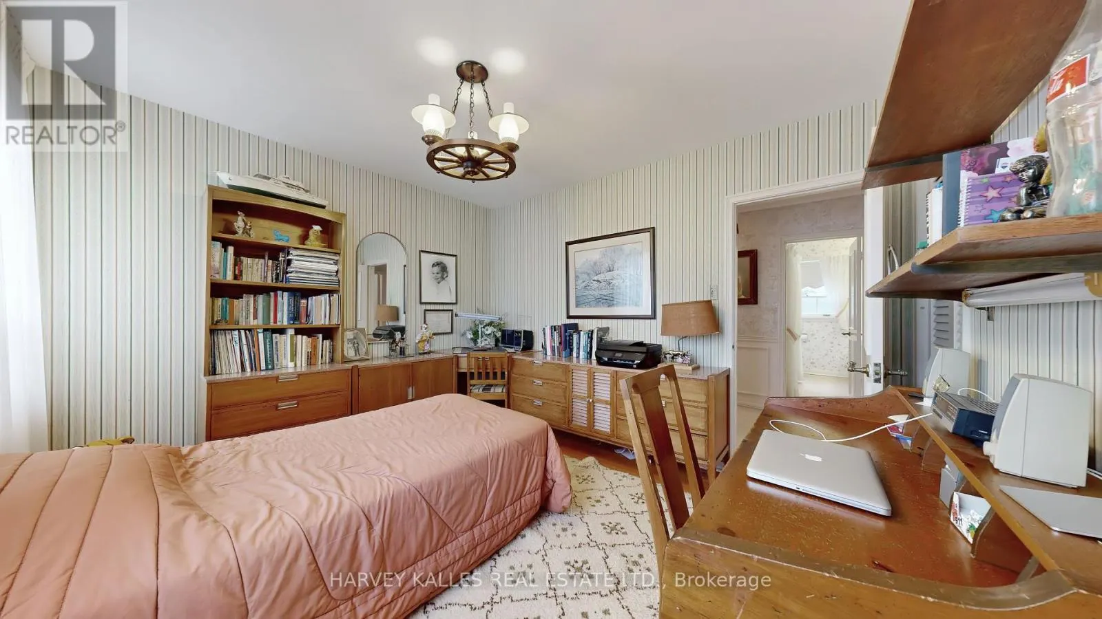 17 SAINTFIELD AVENUE