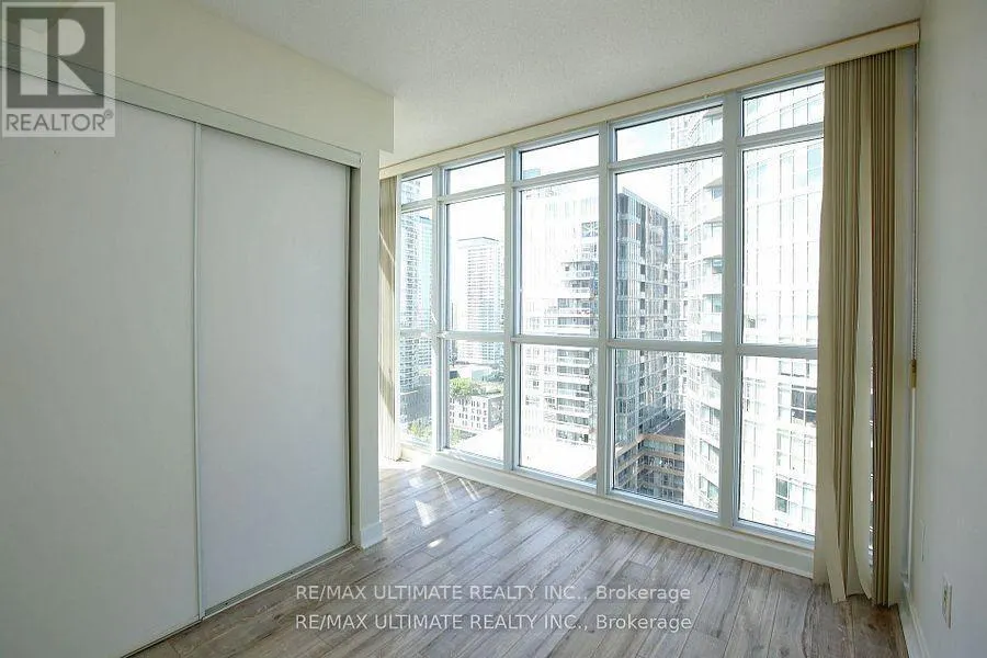 2109 - 15 ICEBOAT TERRACE