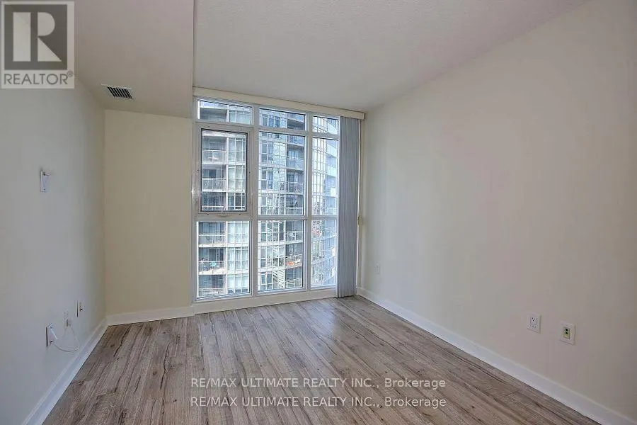 2109 - 15 ICEBOAT TERRACE
