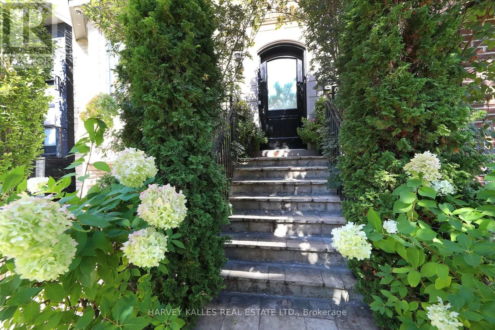 370 DOUGLAS AVENUE