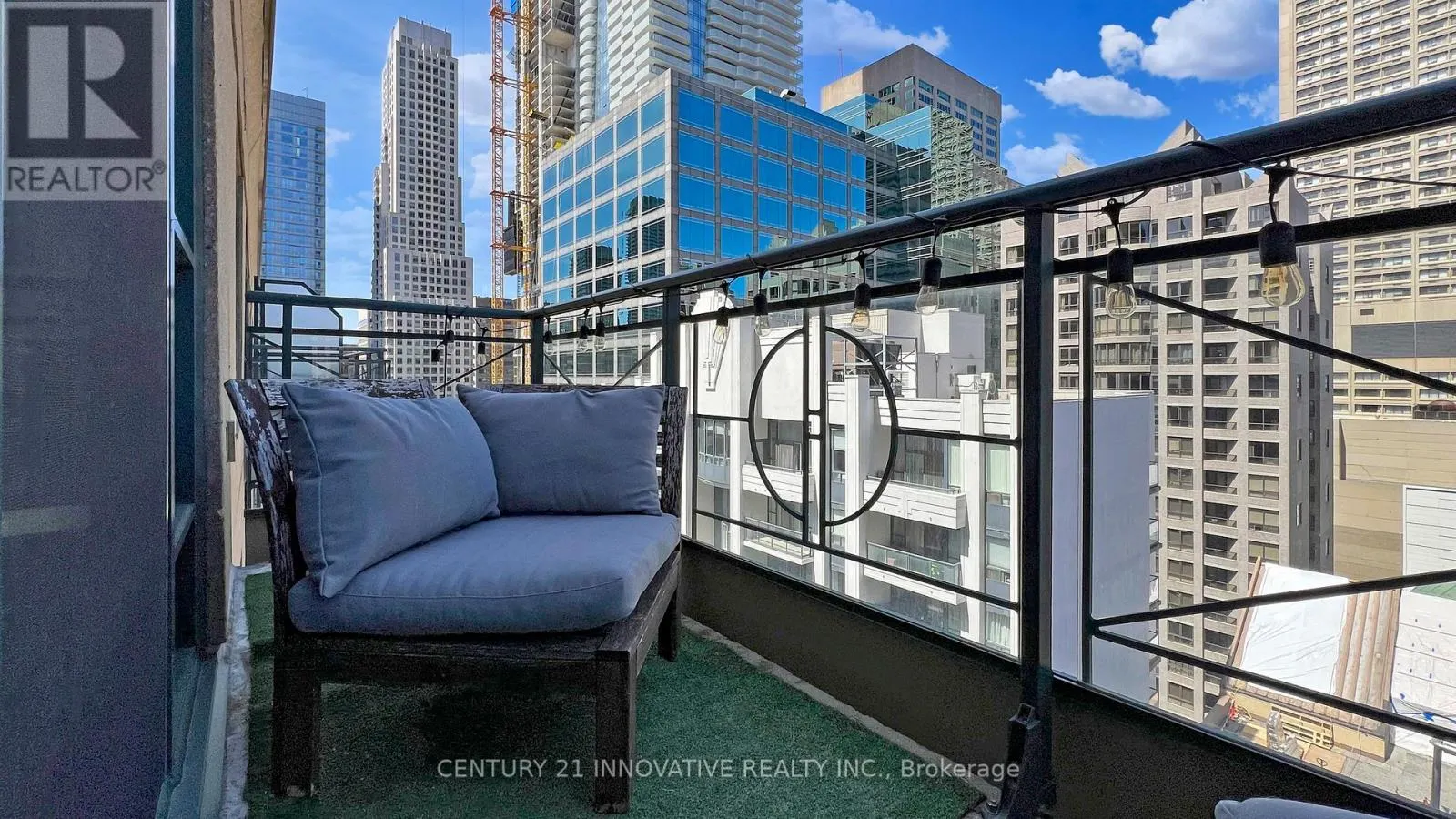 1510 - 35 HAYDEN STREET E