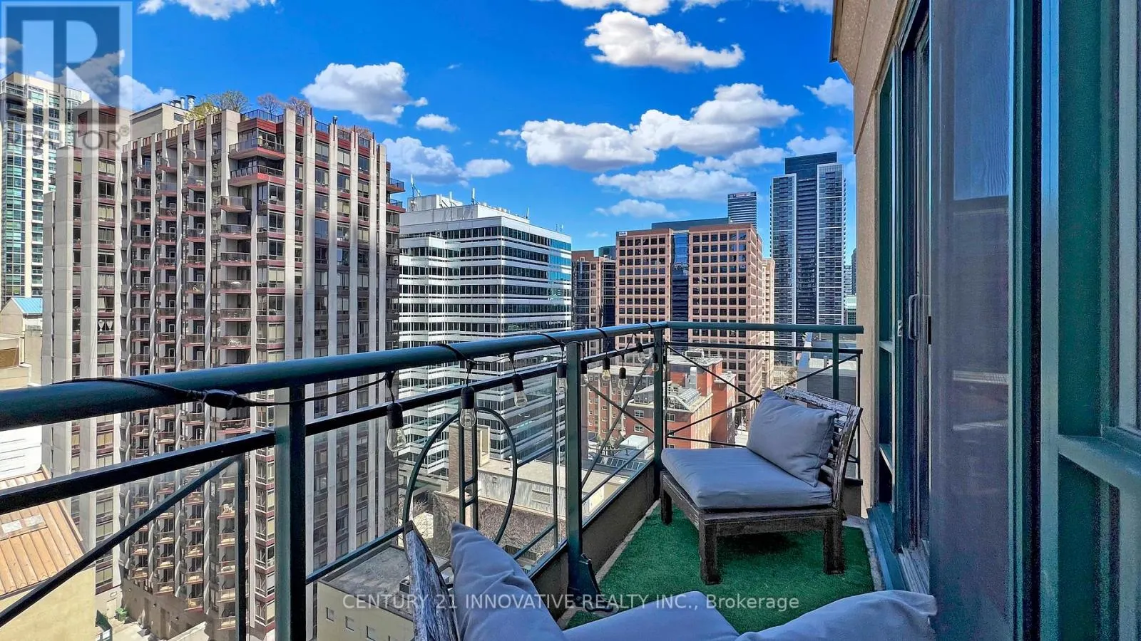 1510 - 35 HAYDEN STREET E