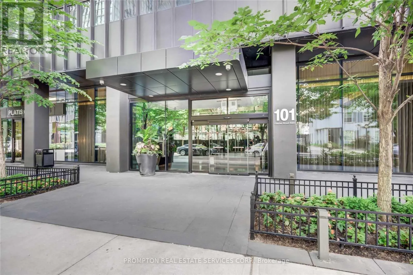 809 - 101 CHARLES STREET E