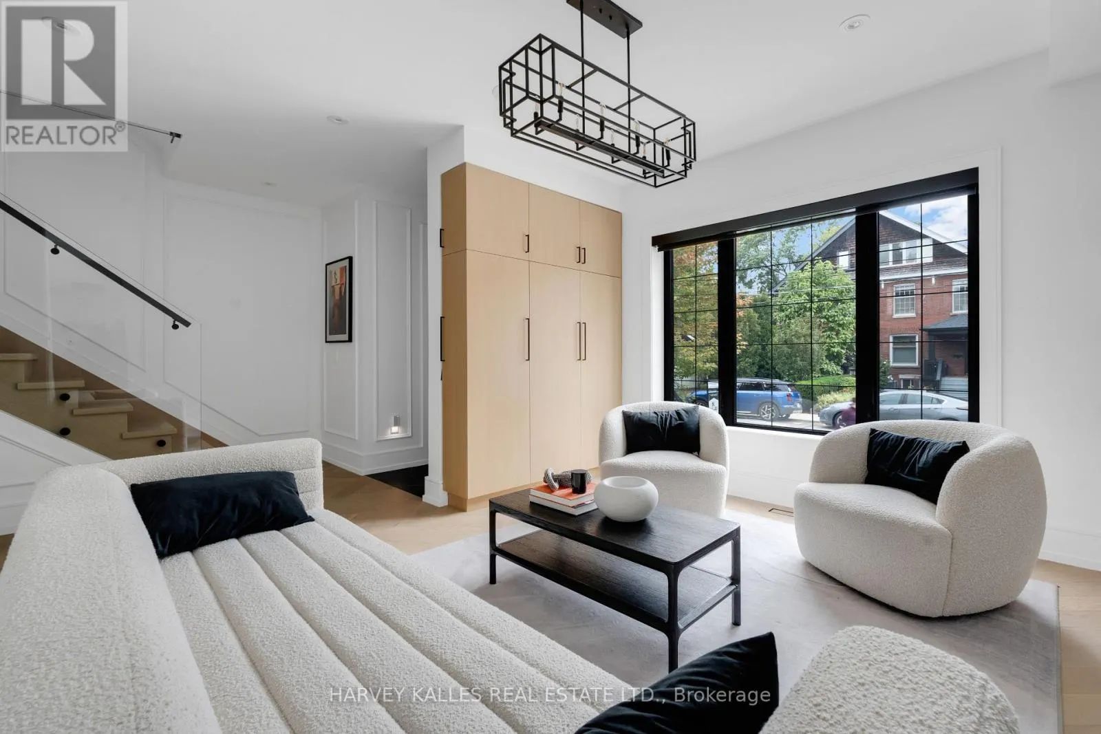 233 MACPHERSON AVENUE