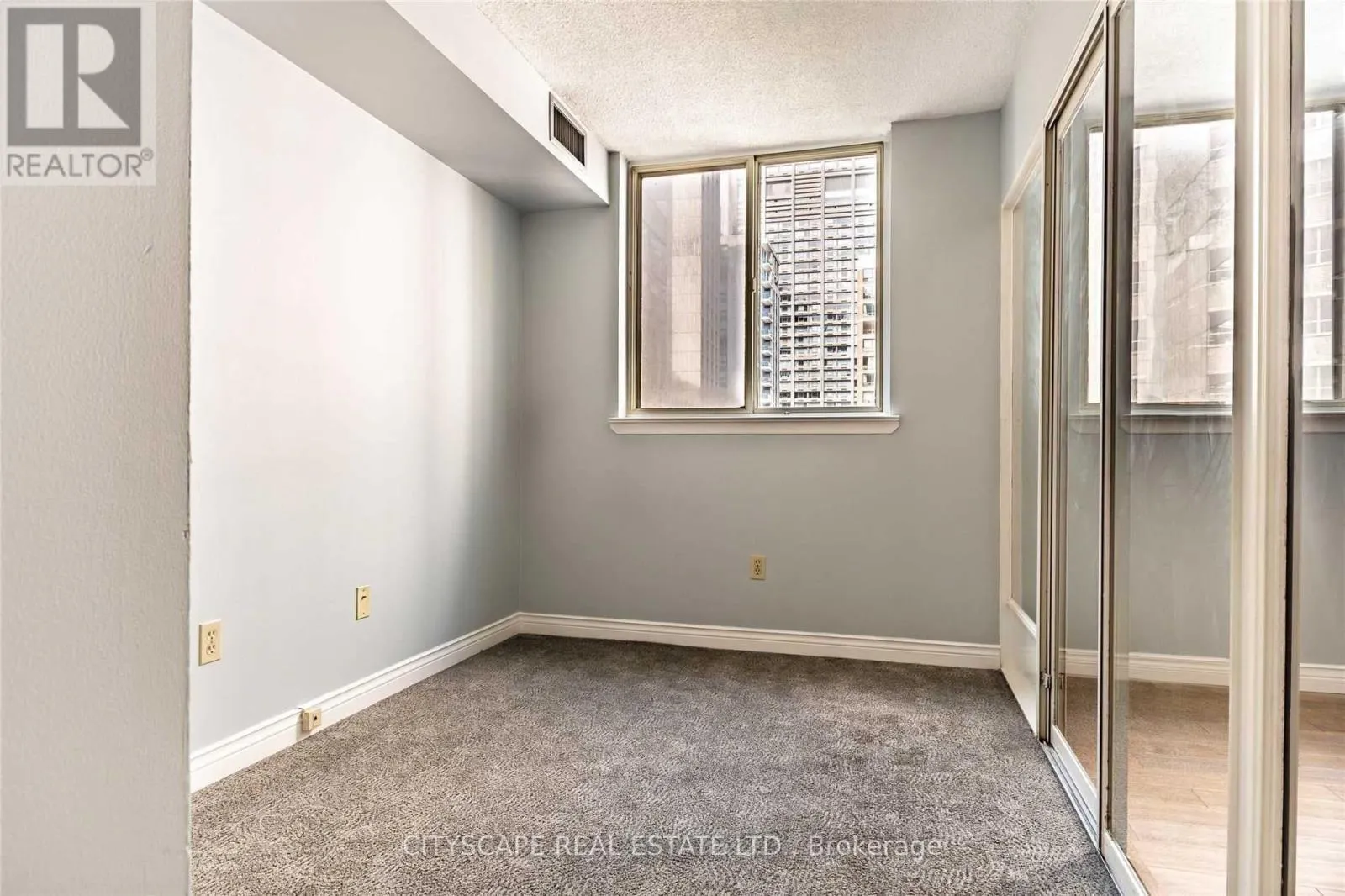 1101 - 1055 BAY STREET