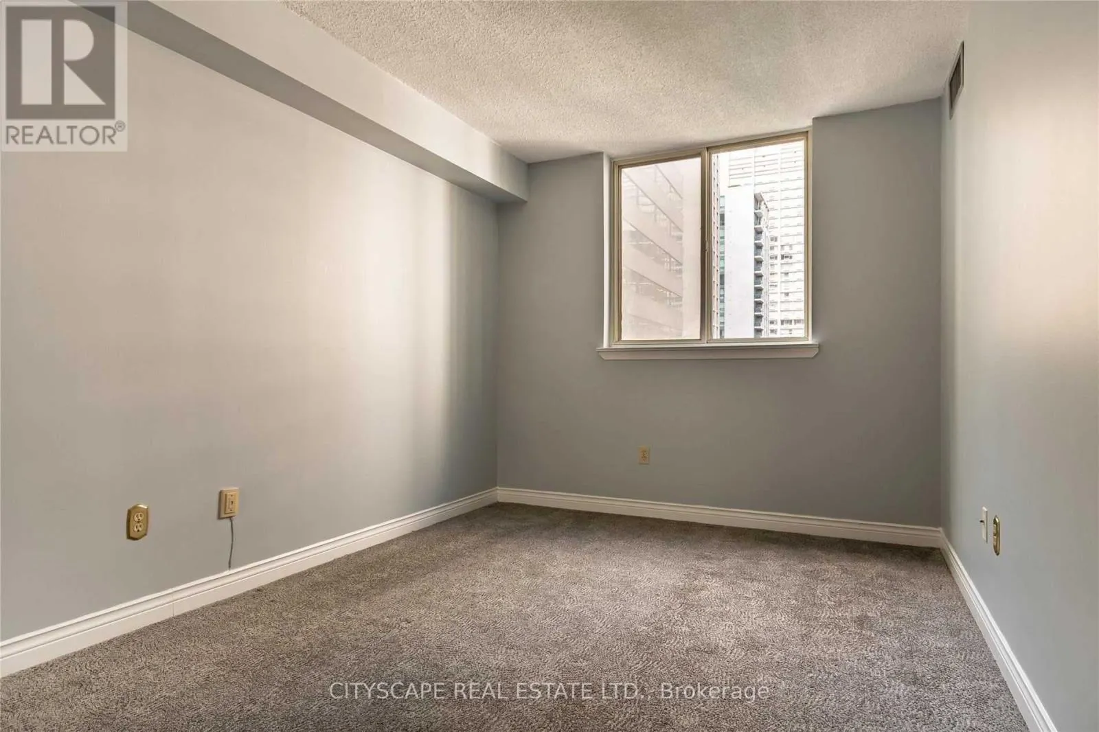1101 - 1055 BAY STREET