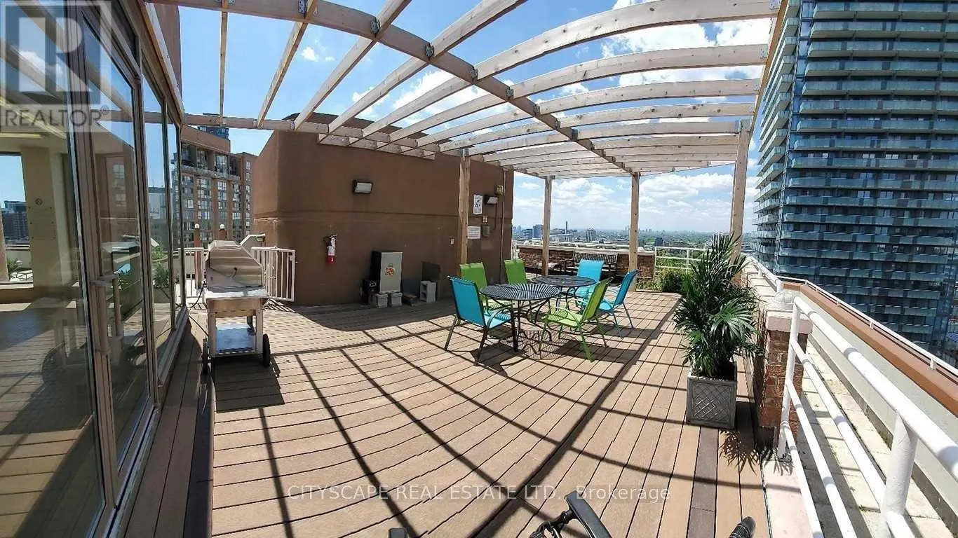 1101 - 1055 BAY STREET