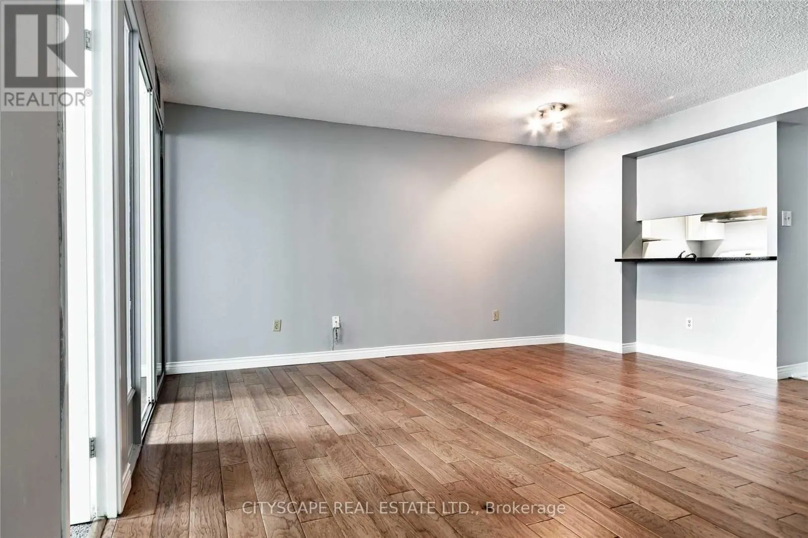1101 - 1055 BAY STREET