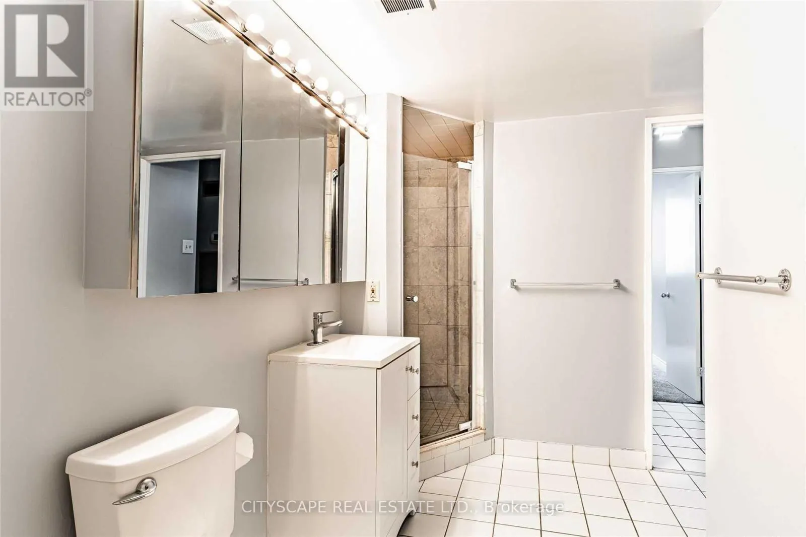 1101 - 1055 BAY STREET