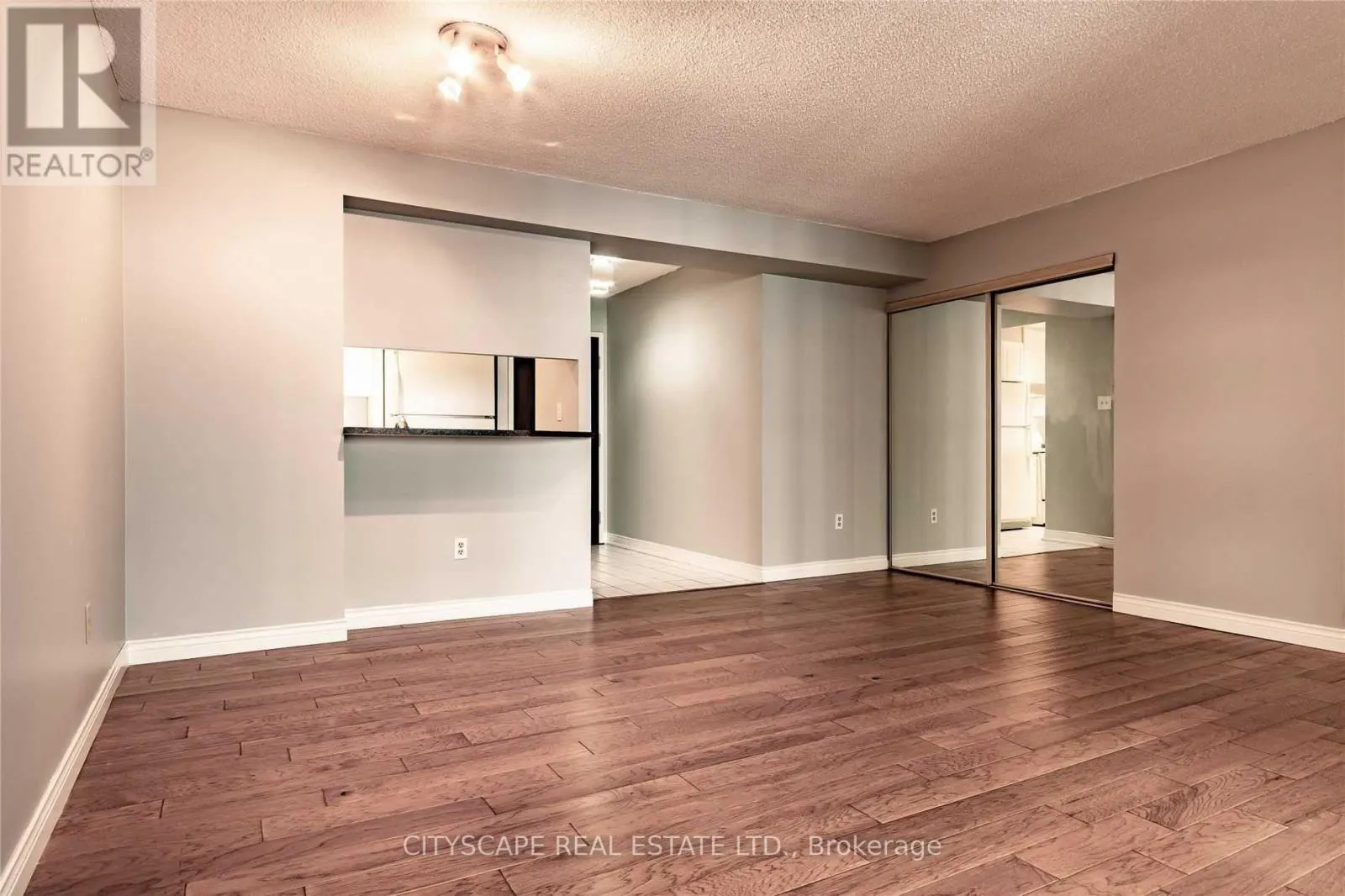 1101 - 1055 BAY STREET