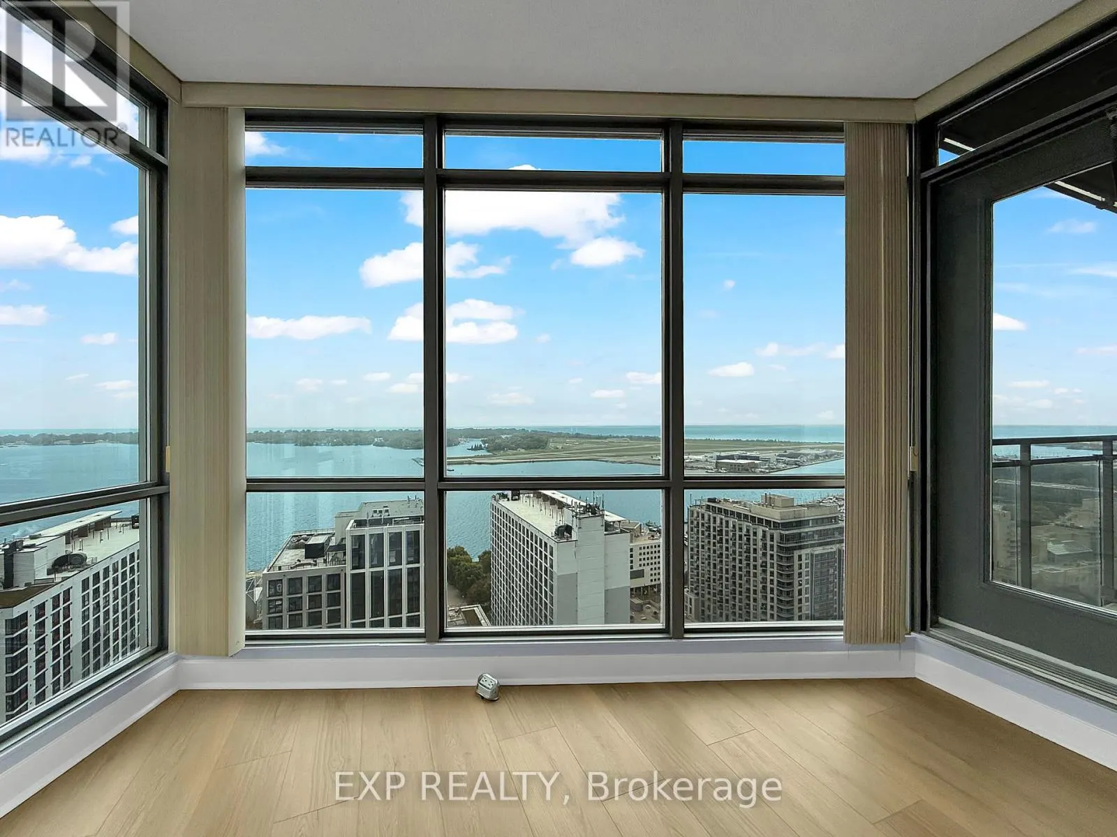 3202 - 5 MARINER TERRACE